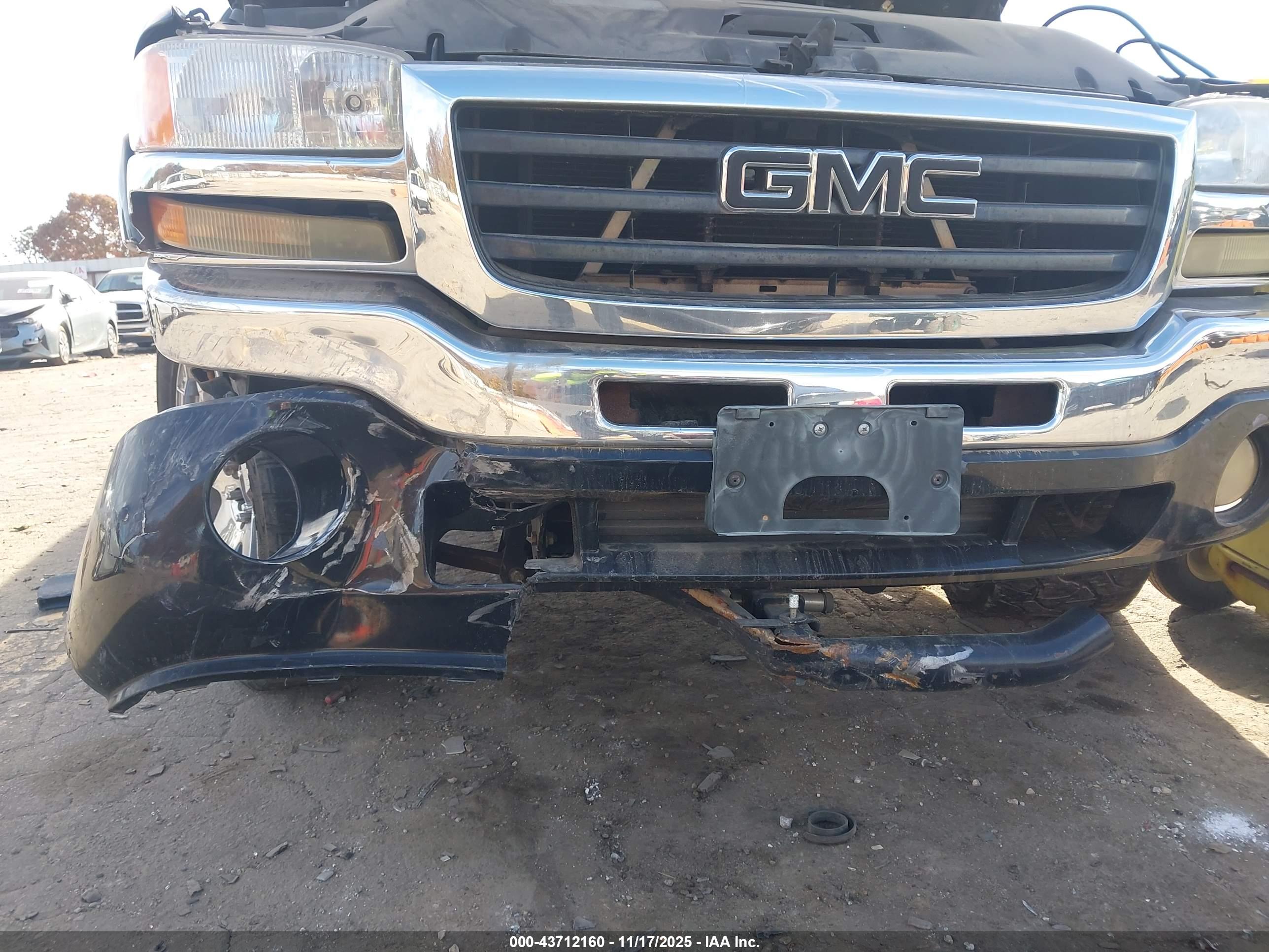 GMC SIERRA image 6