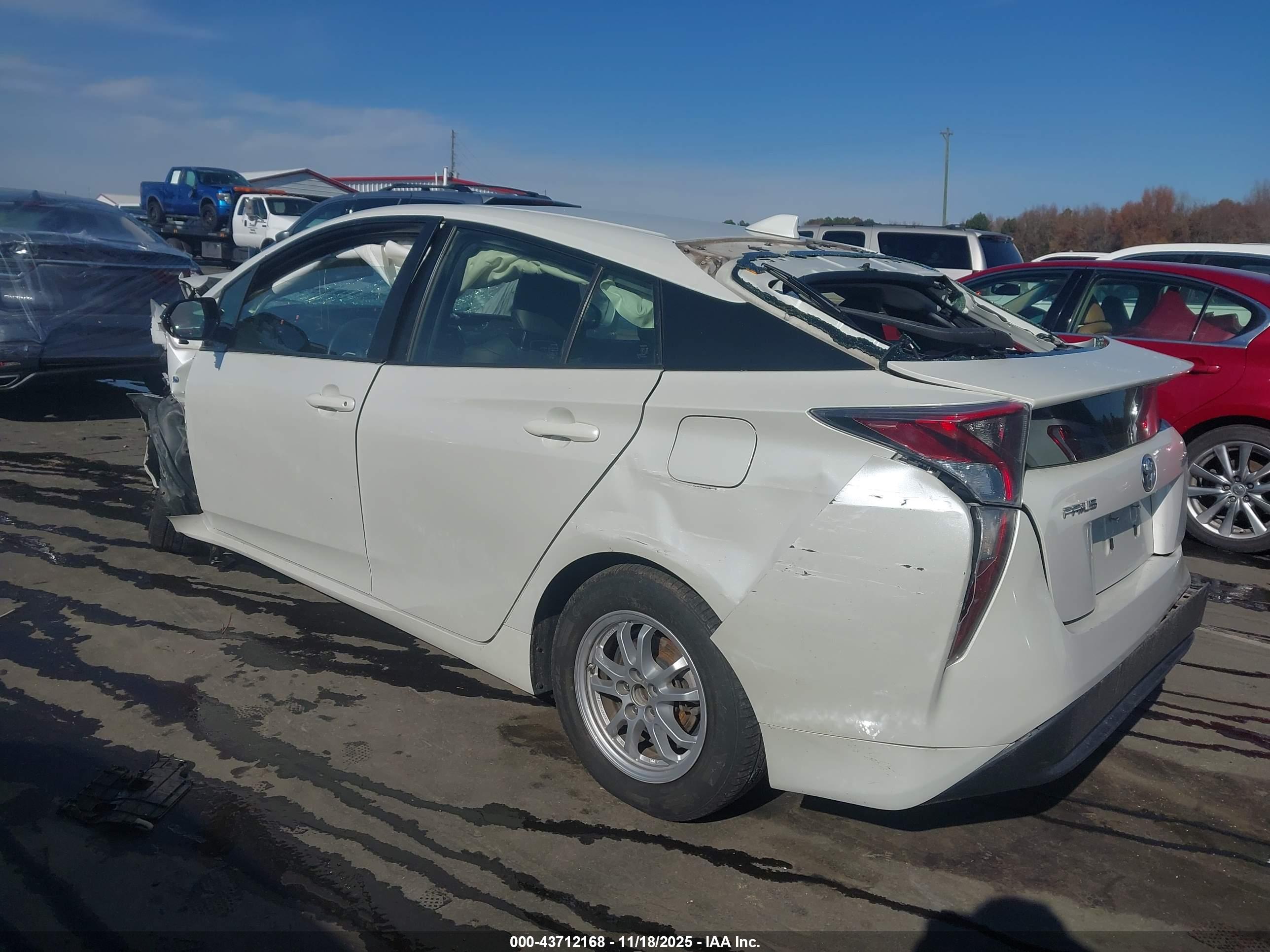 TOYOTA PRIUS image 3