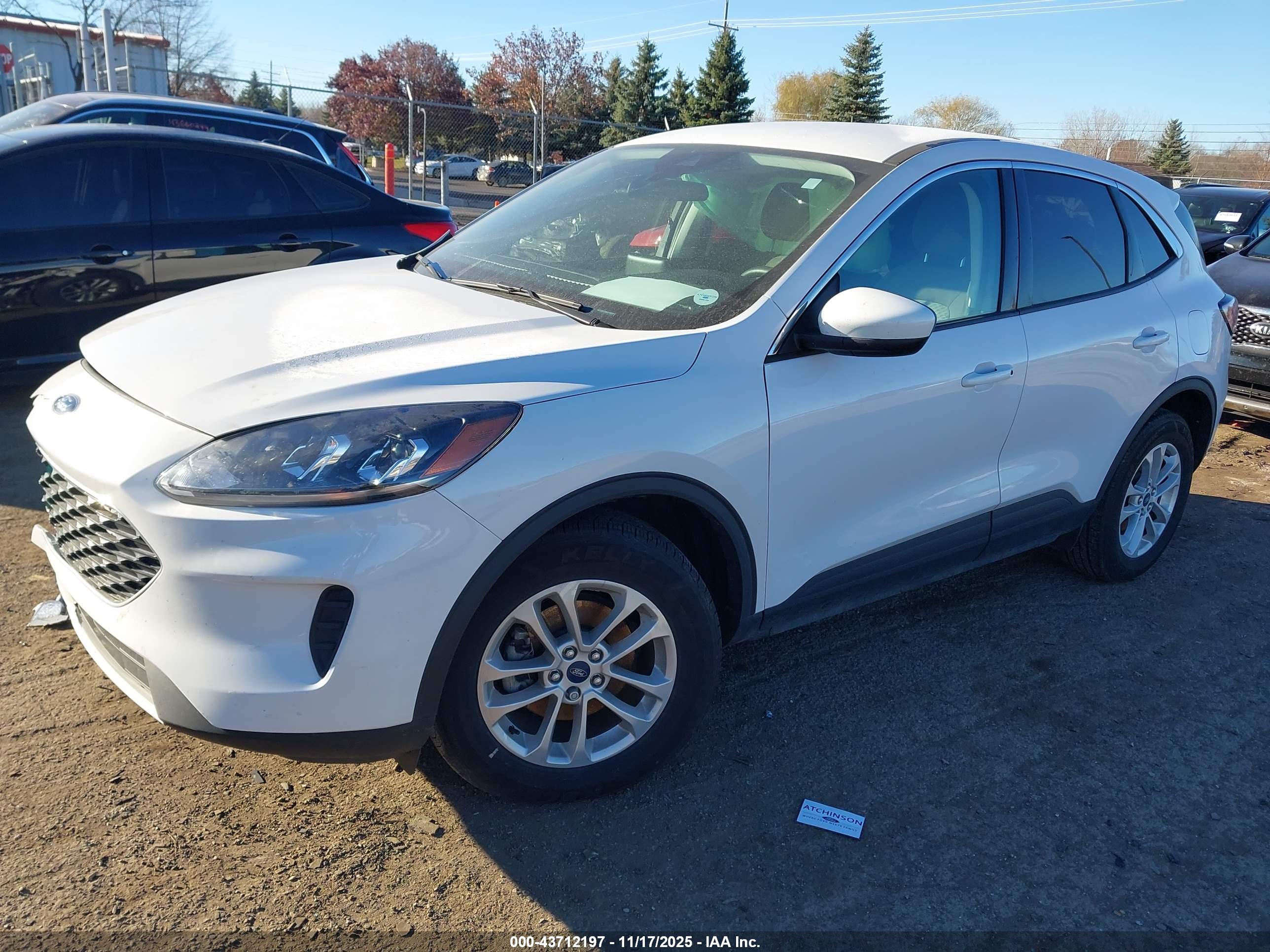 FORD ESCAPE image 2