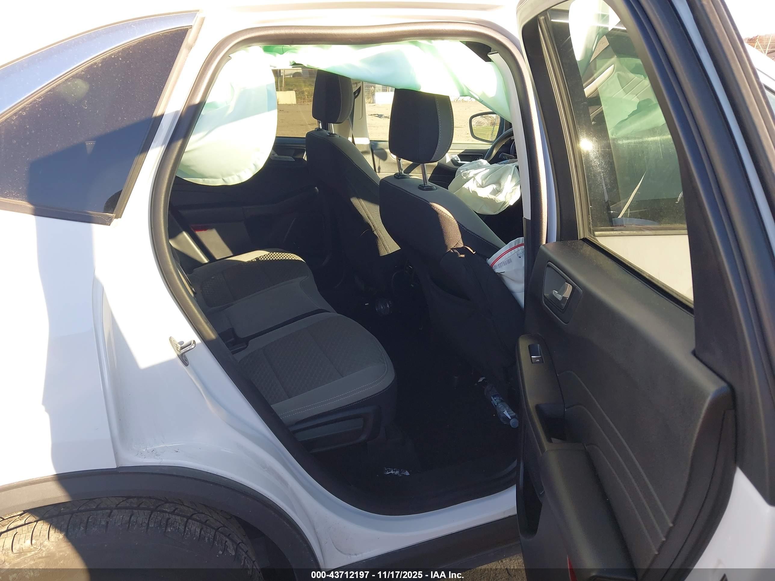 FORD ESCAPE image 8