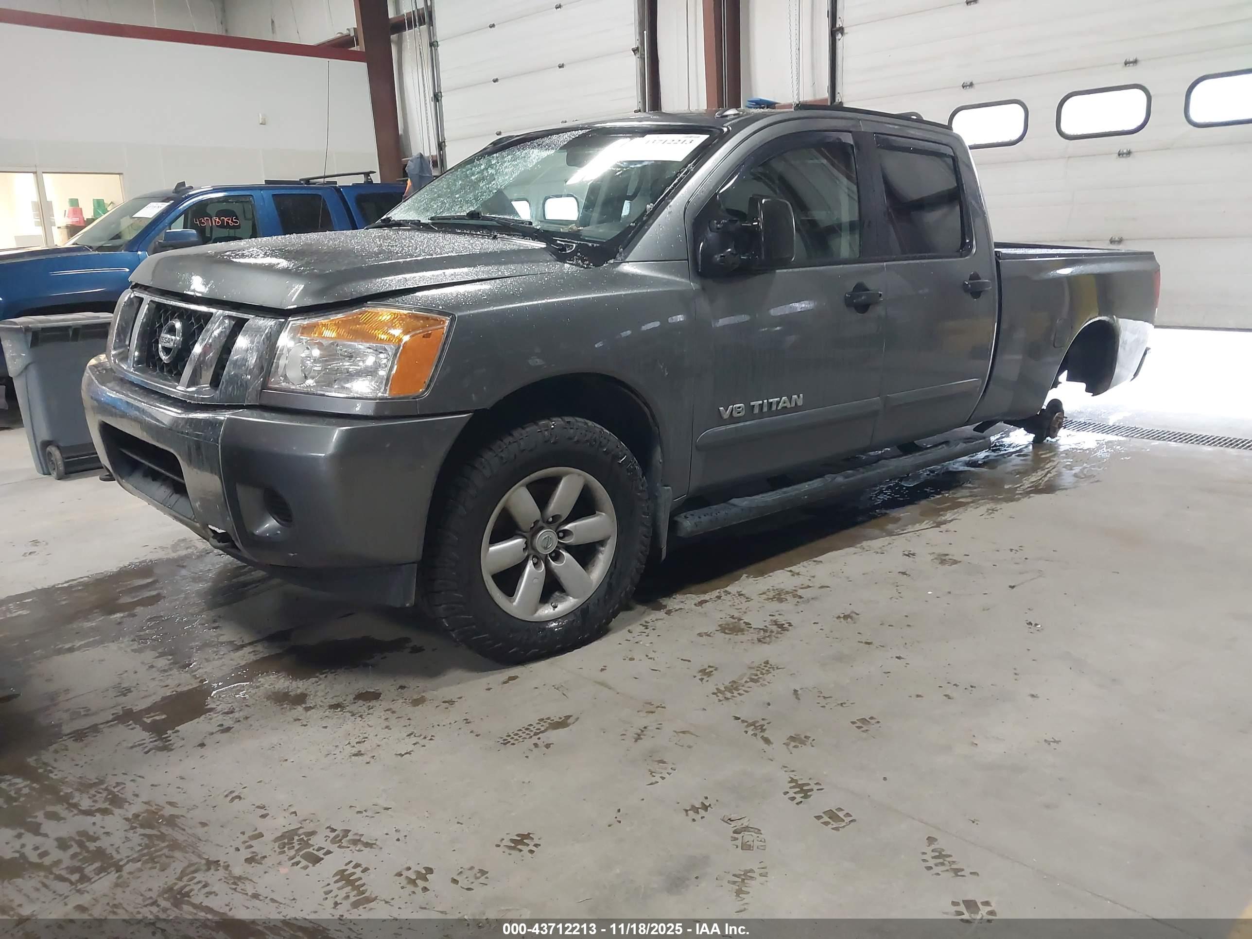 NISSAN TITAN image 2