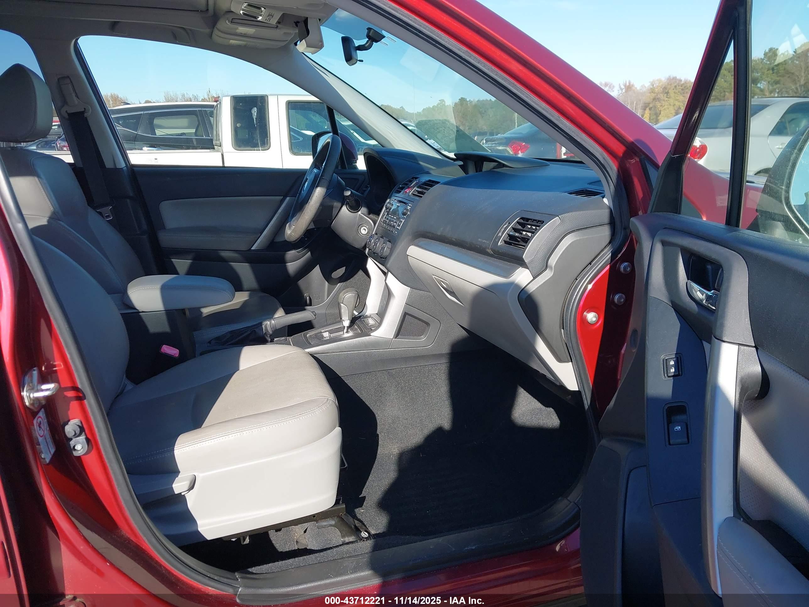 SUBARU FORESTER image 5