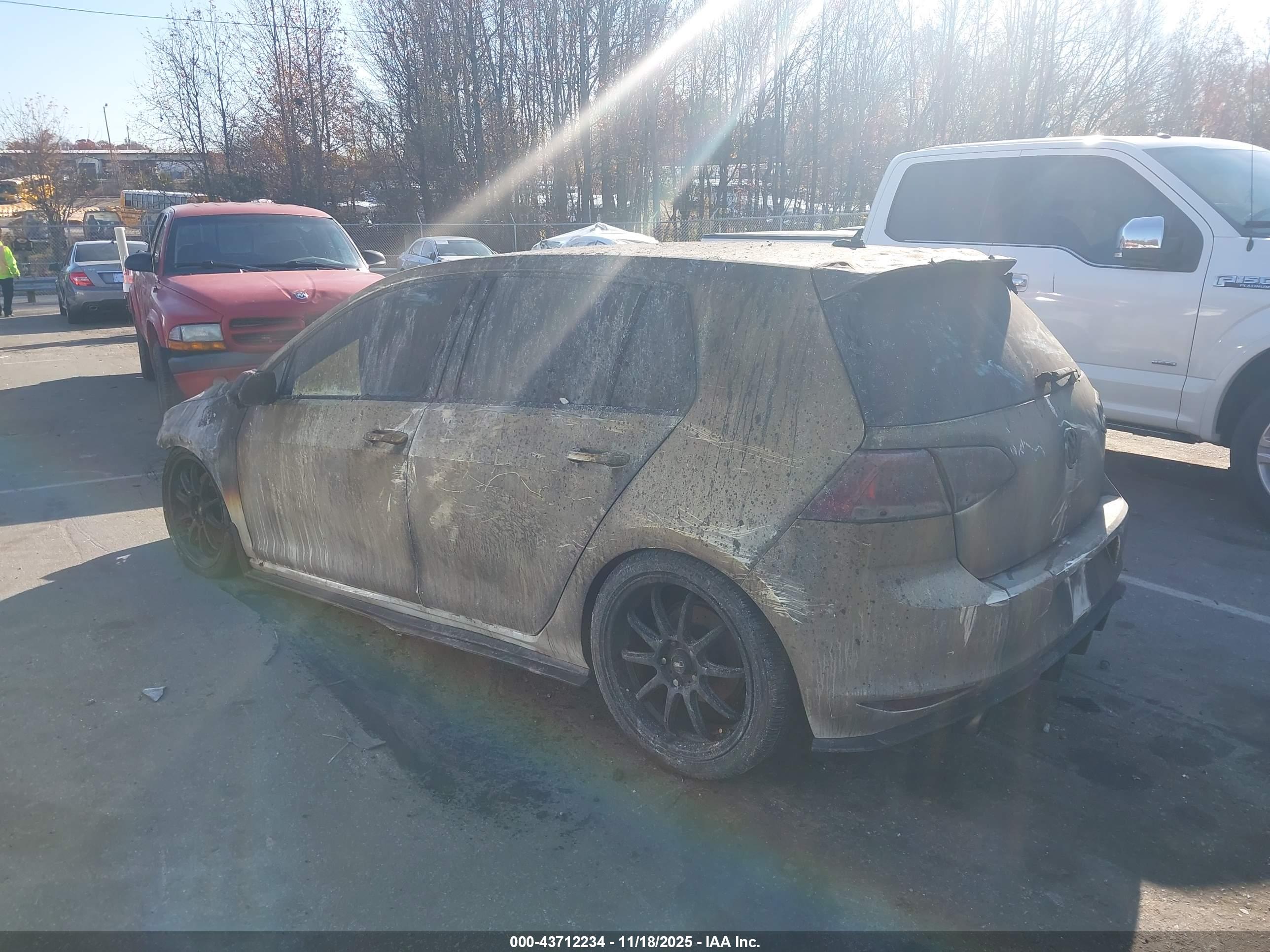 VOLKSWAGEN GOLF image 3