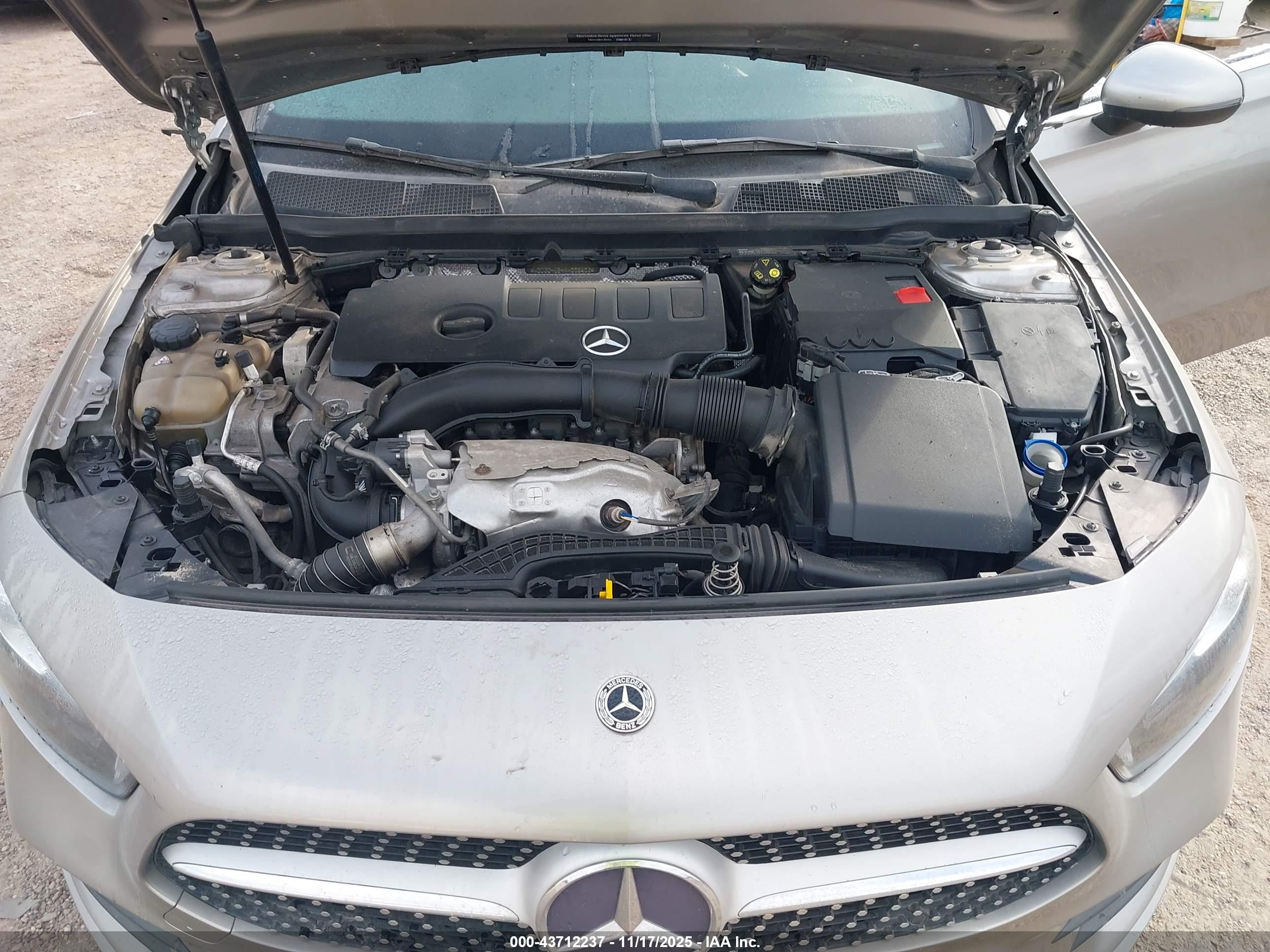MERCEDES-BENZ A image 10