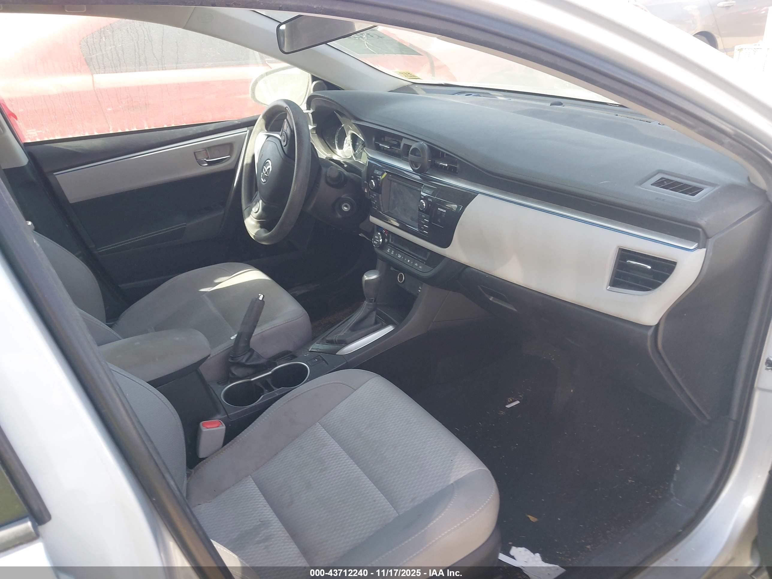 TOYOTA COROLLA image 5