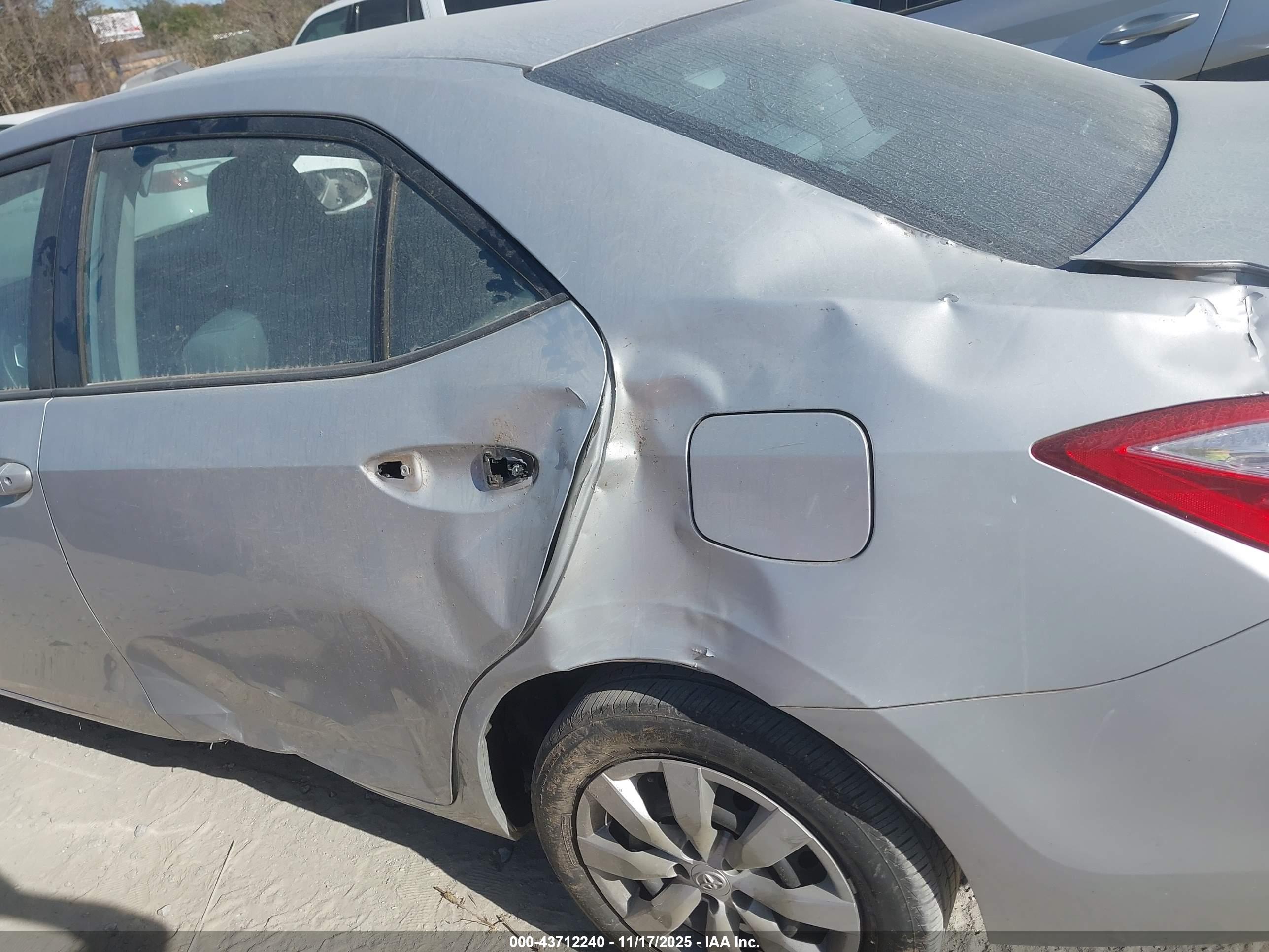 TOYOTA COROLLA image 6