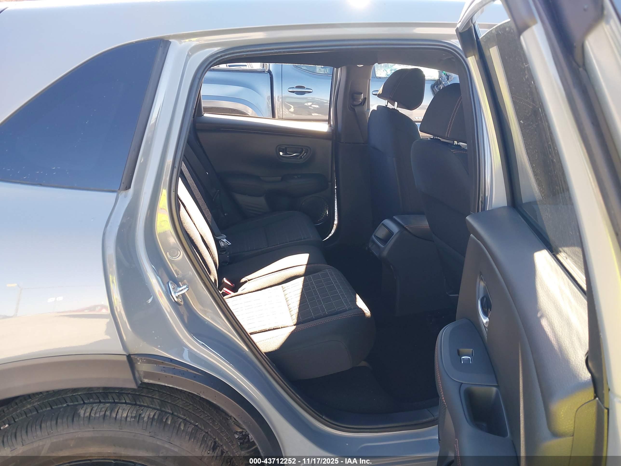 HONDA HR-V image 8