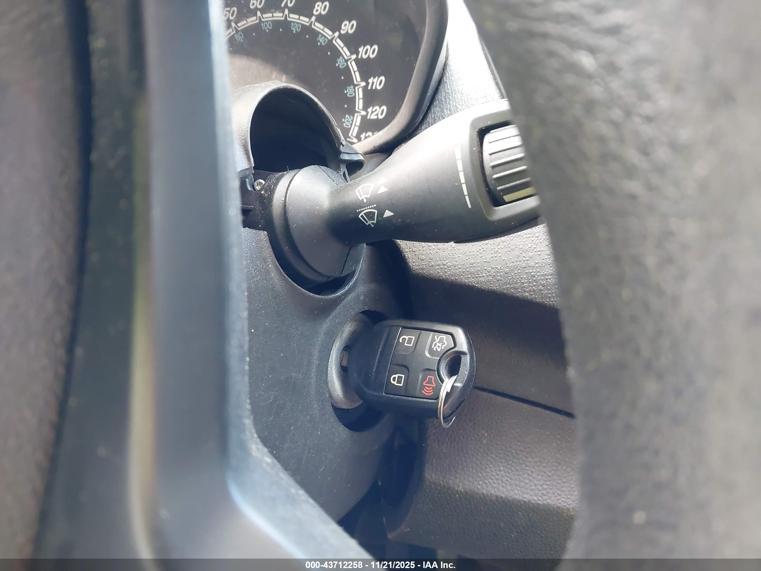 FORD FIESTA image 11