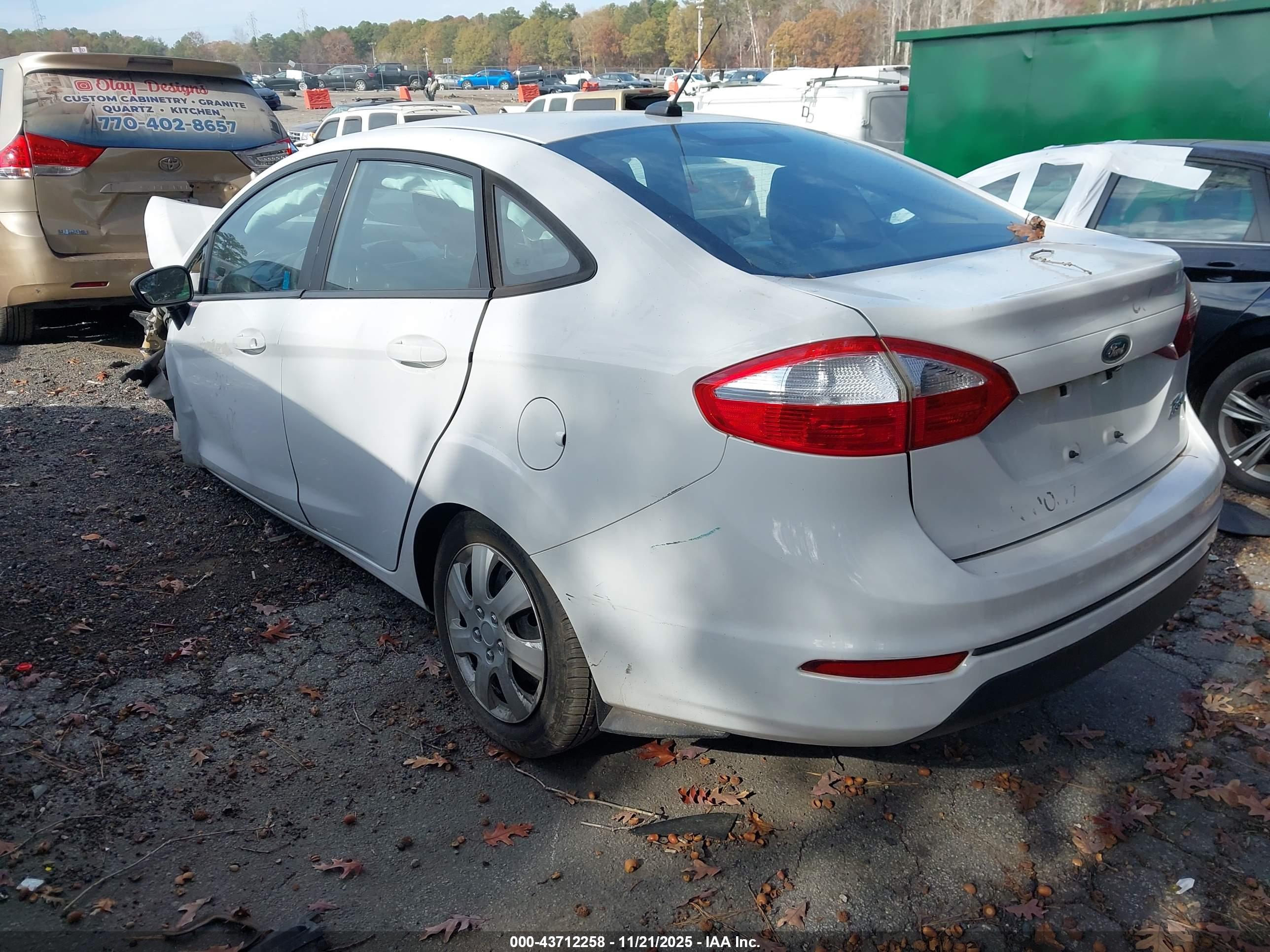 FORD FIESTA image 3