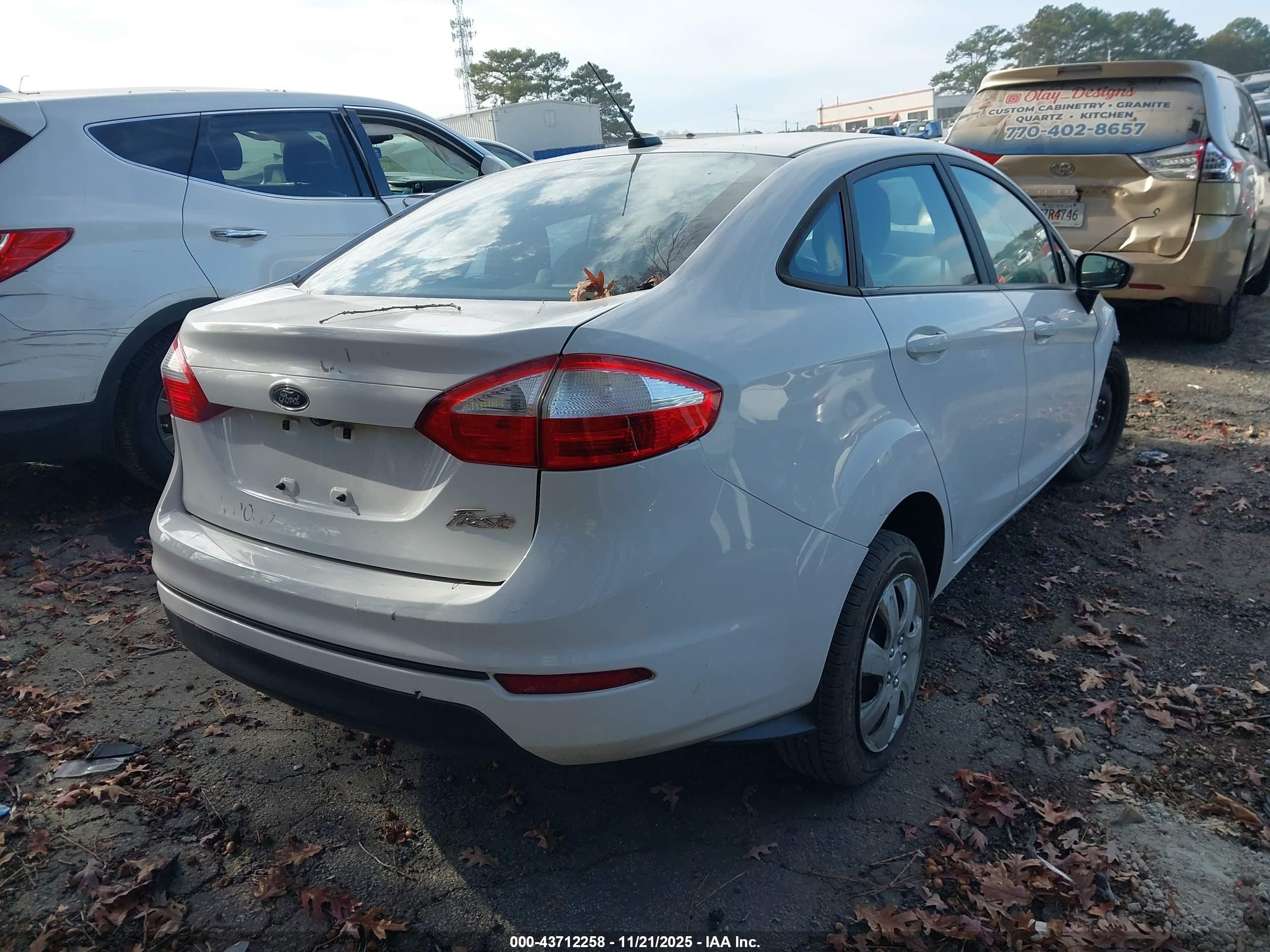 FORD FIESTA image 4