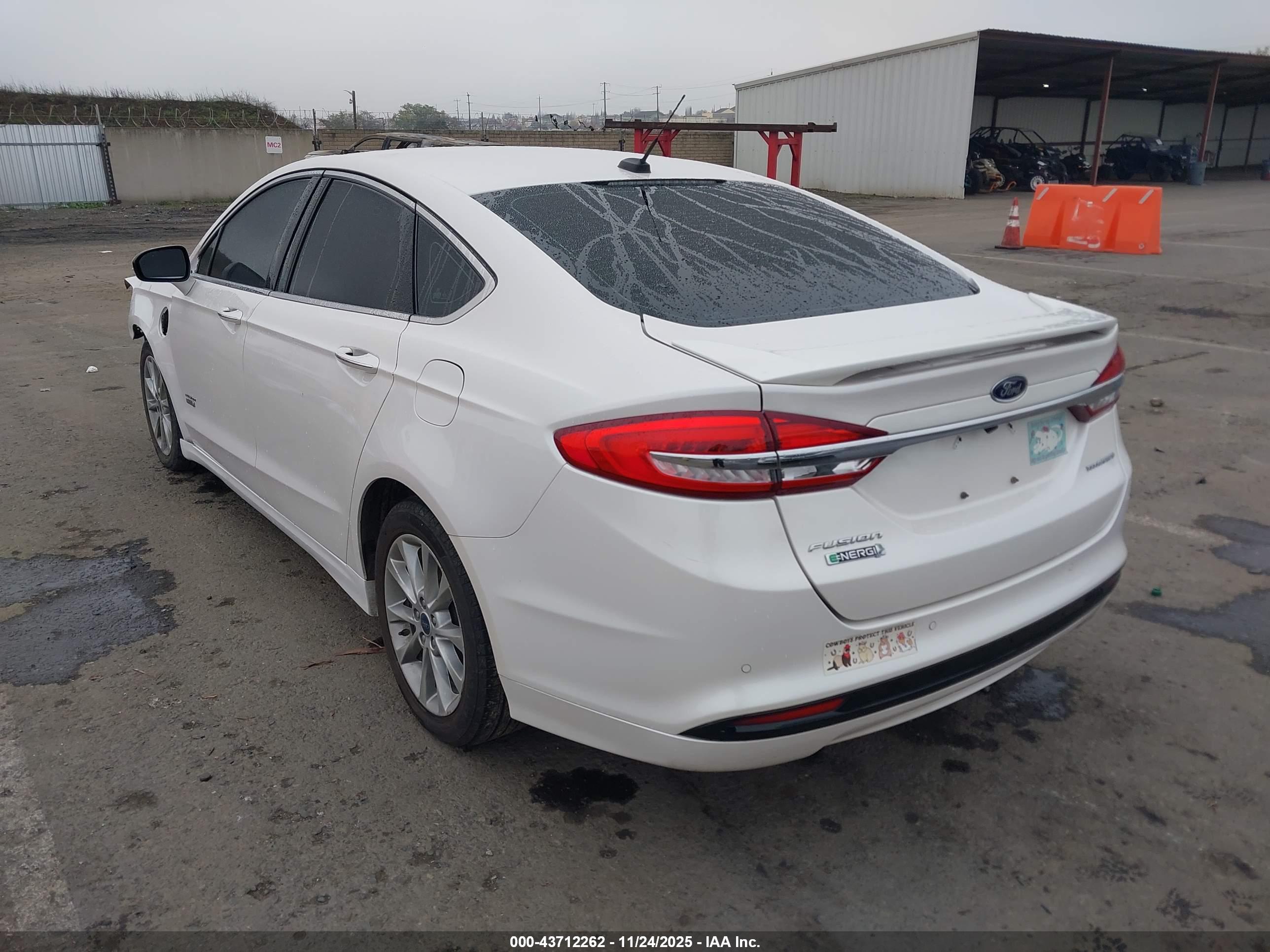 FORD FUSION image 3