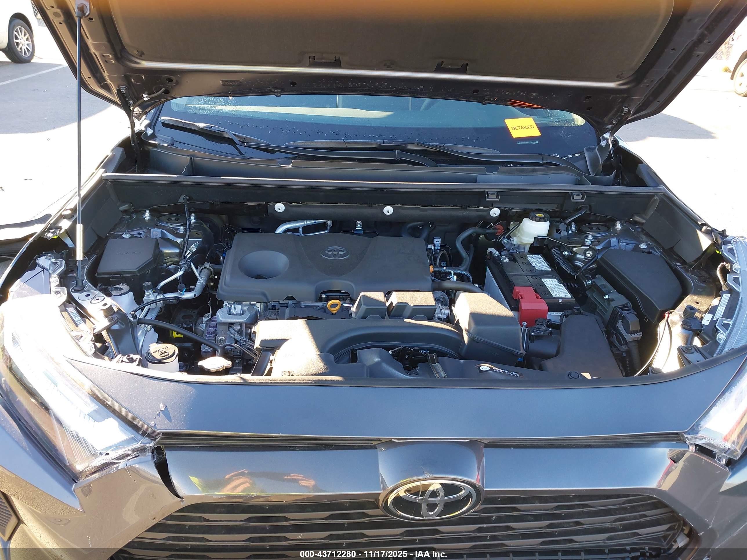 TOYOTA RAV4 image 10