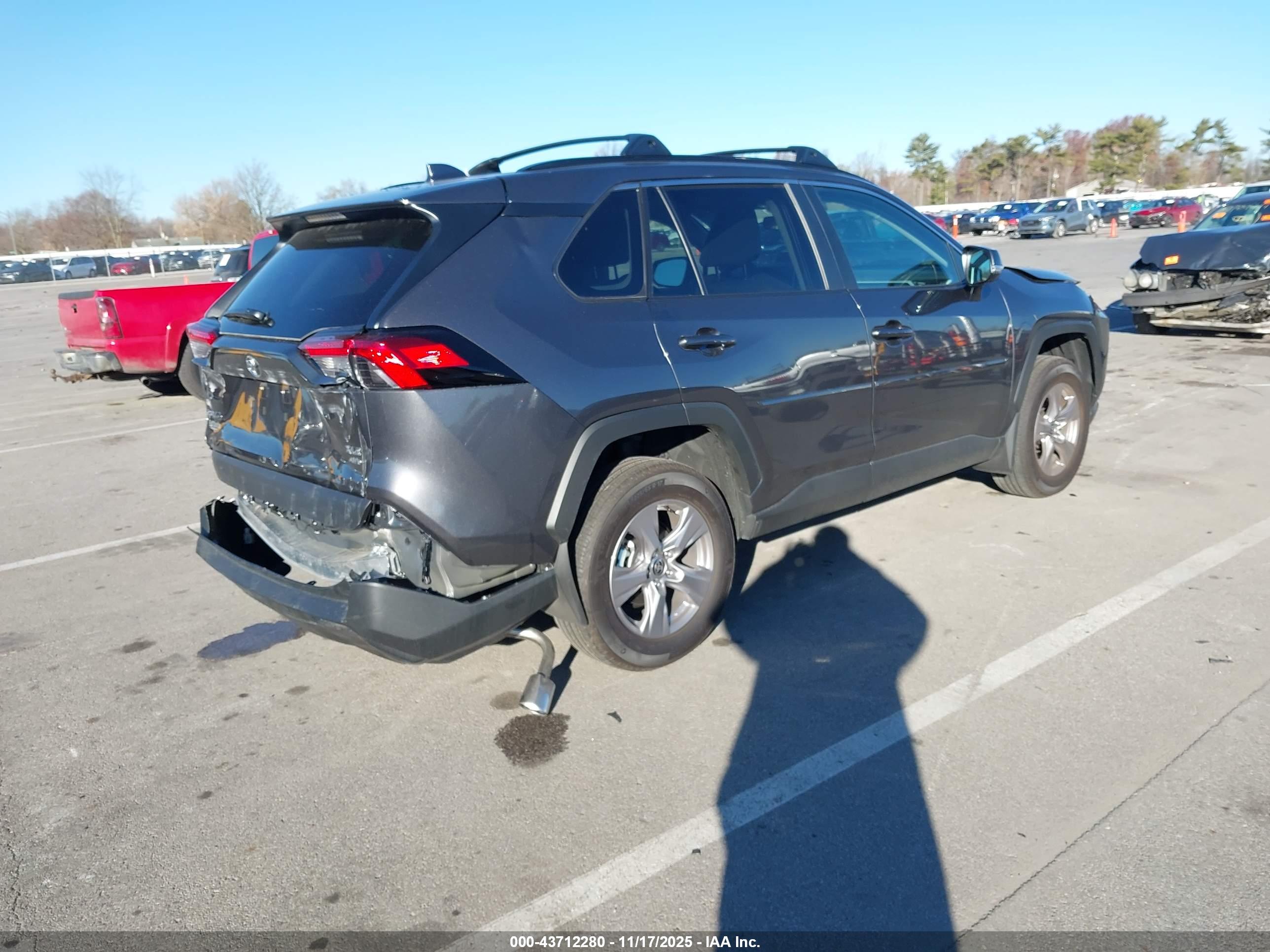 TOYOTA RAV4 image 4