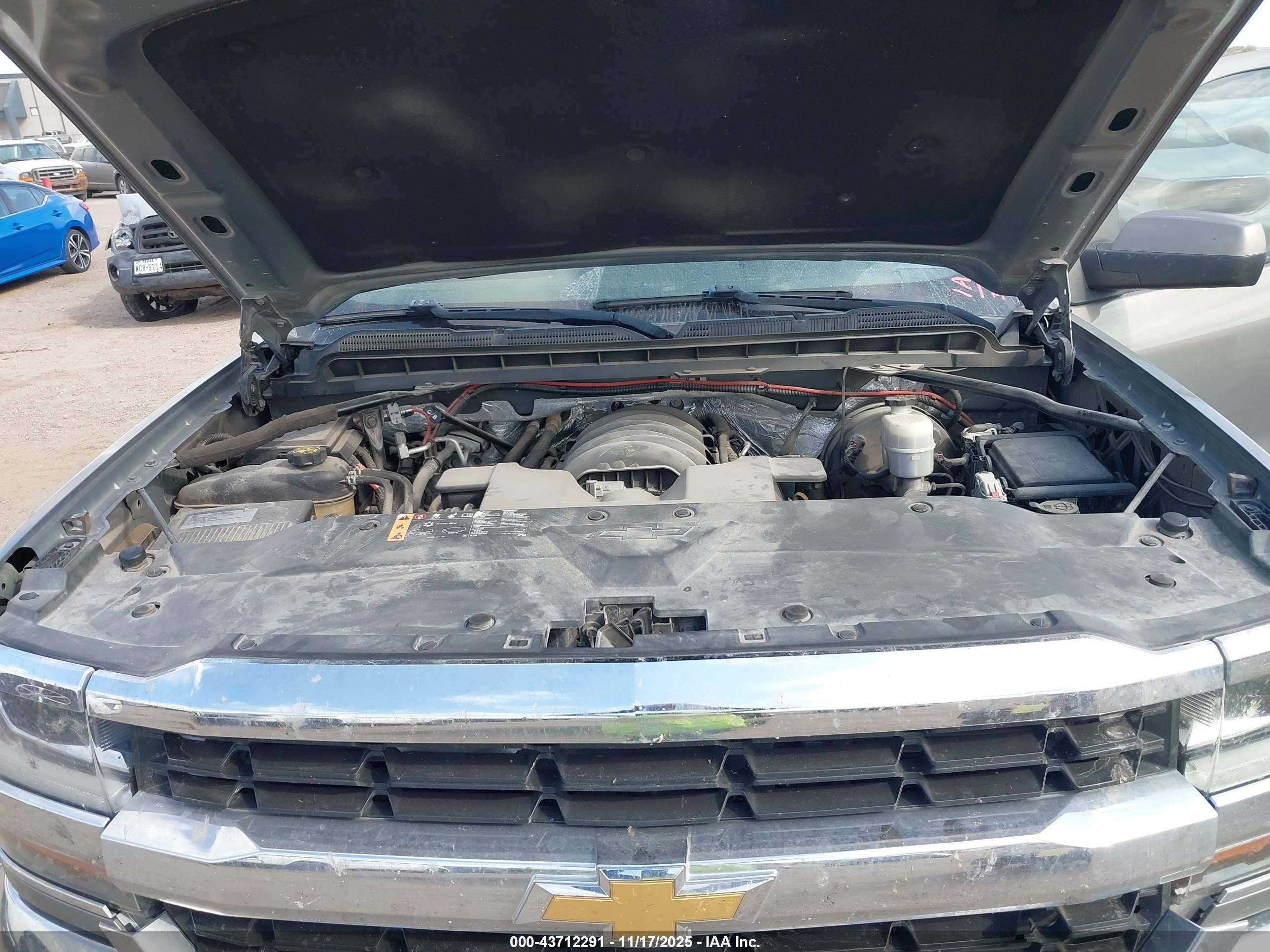 CHEVROLET SILVERADO image 10