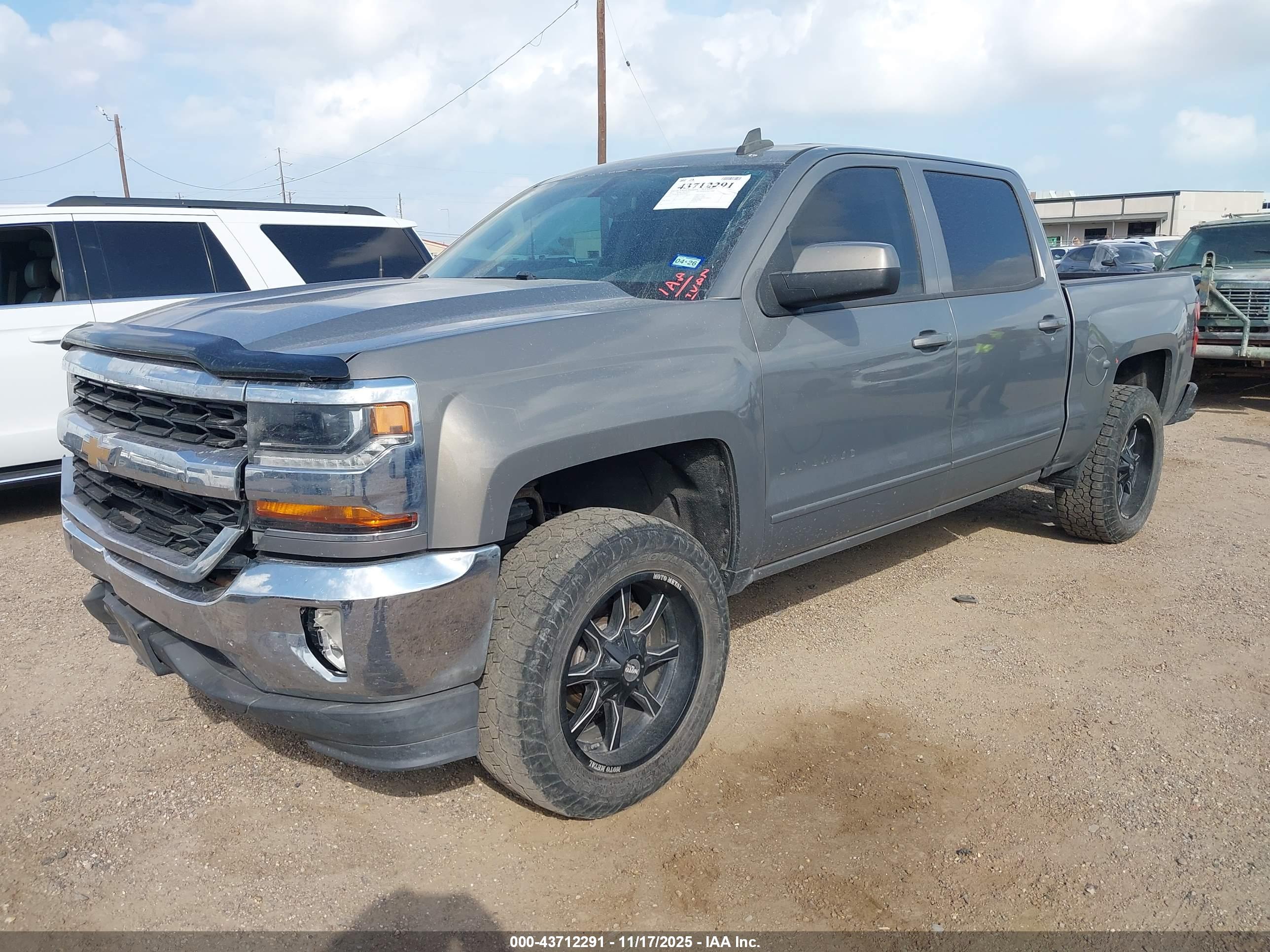 CHEVROLET SILVERADO image 2