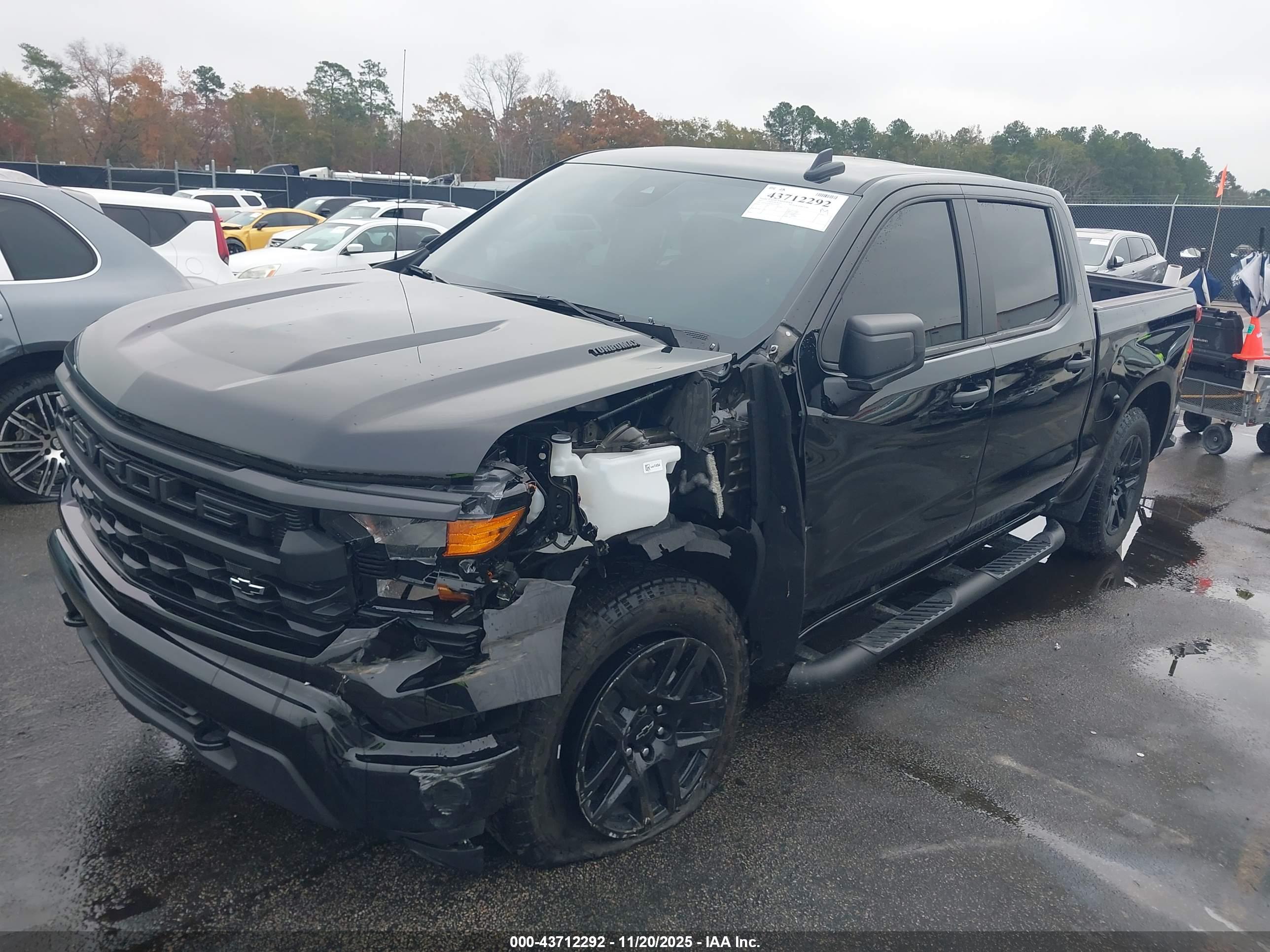 CHEVROLET SILVERADO image 2