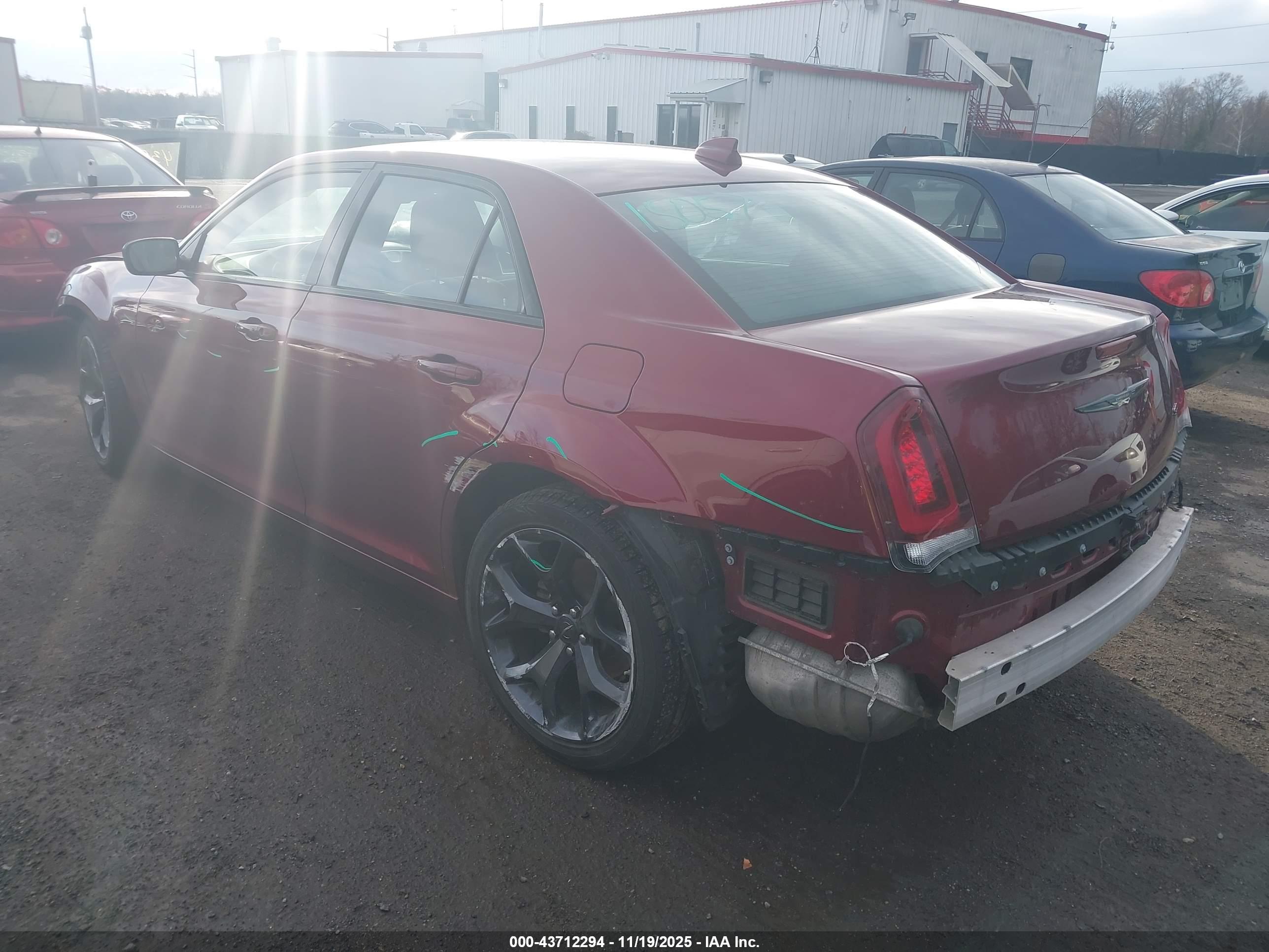 CHRYSLER 300 image 3