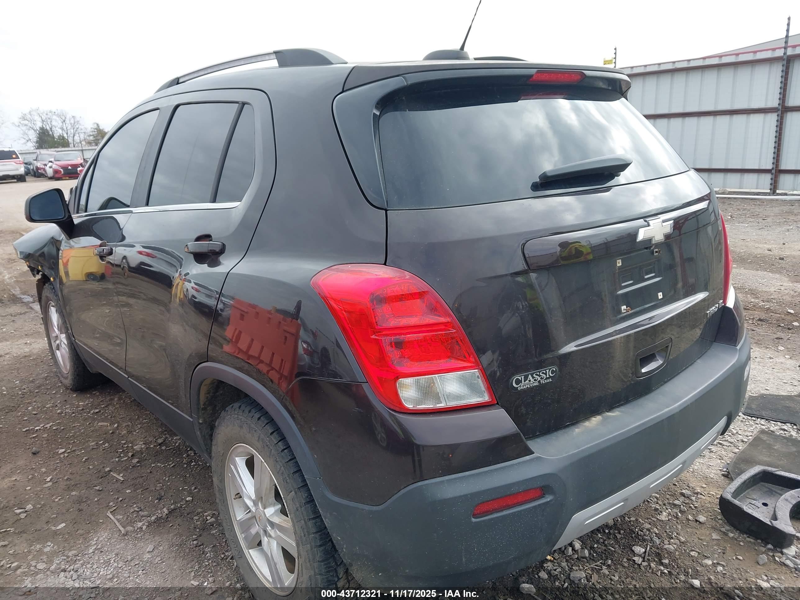 CHEVROLET TRAX image 3