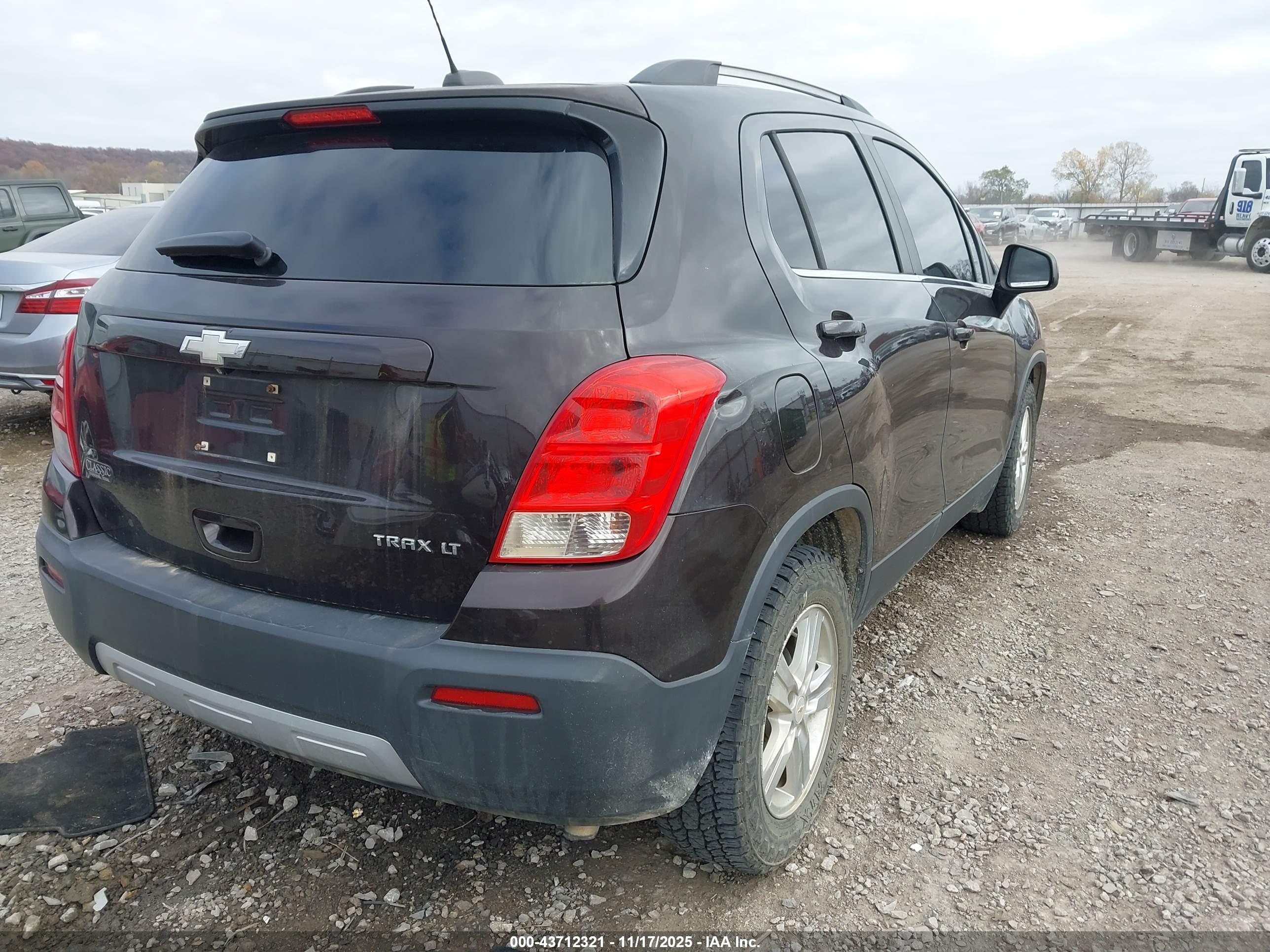 CHEVROLET TRAX image 4