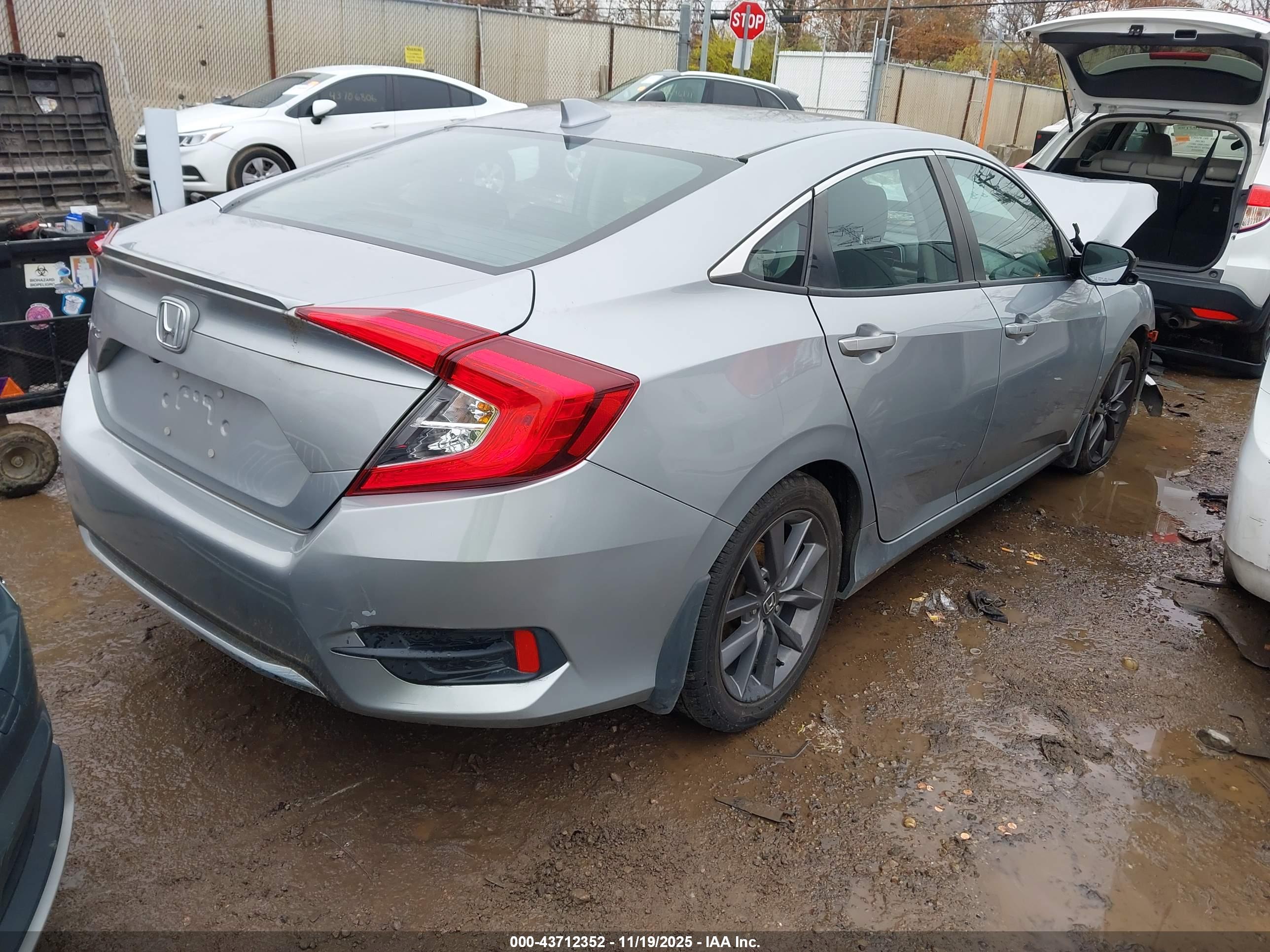 HONDA CIVIC image 4