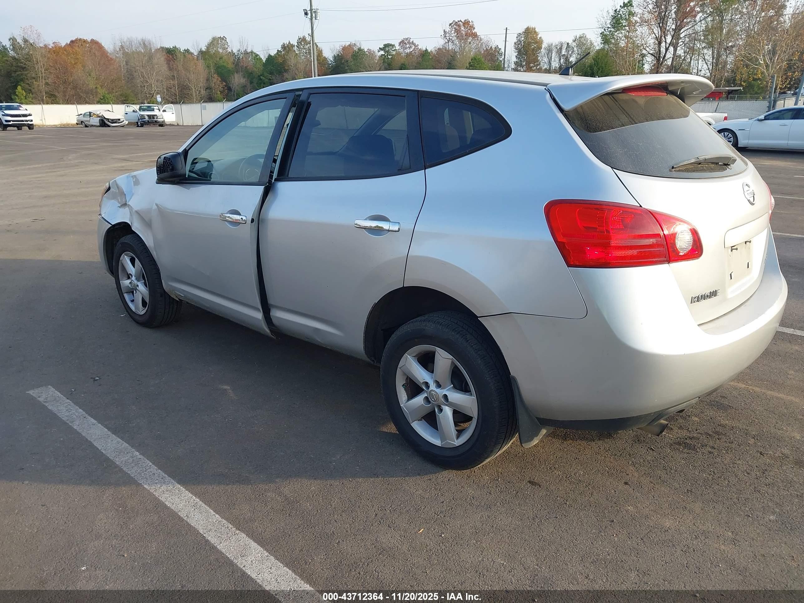 NISSAN ROGUE image 3