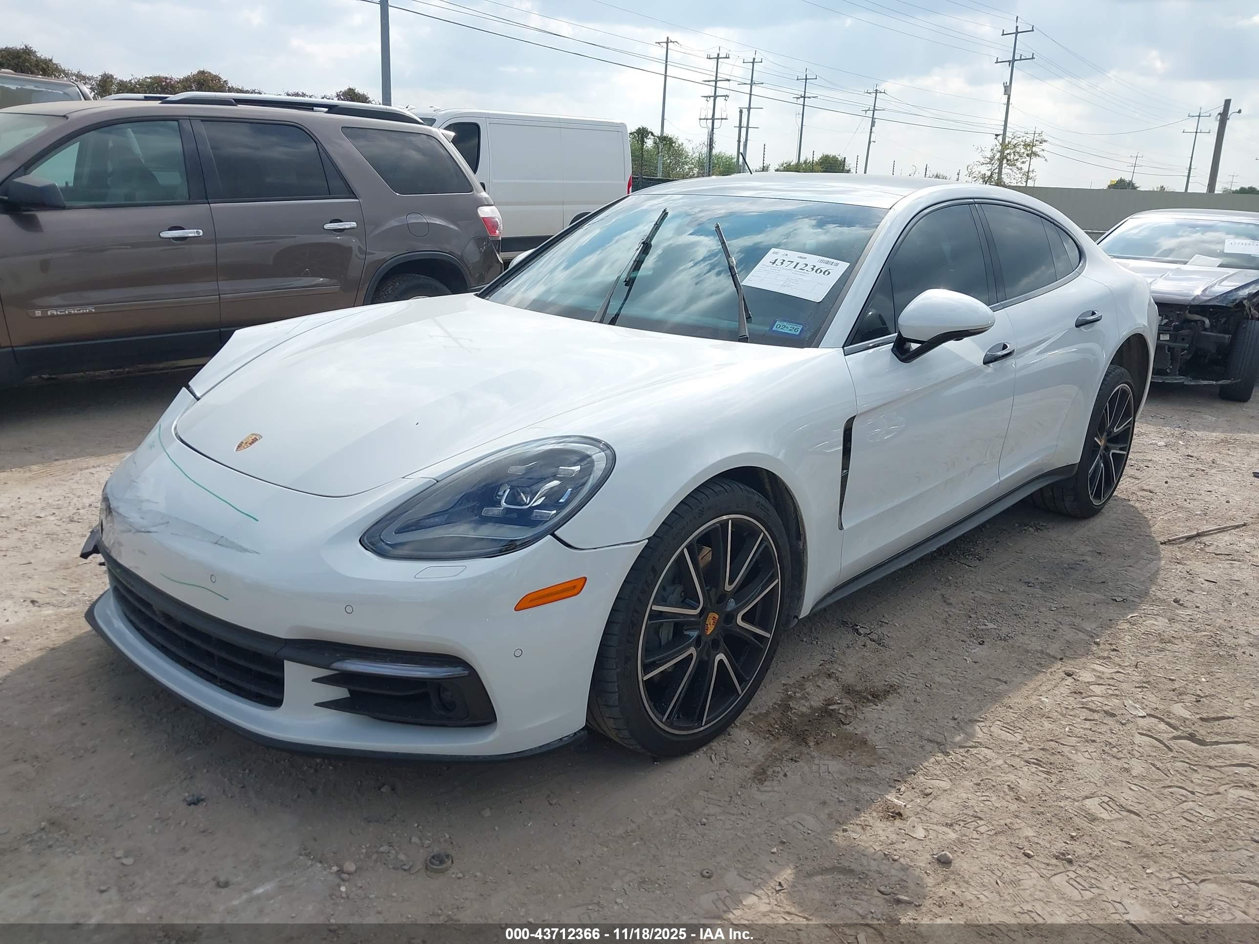 PORSCHE PANAMERA image 2