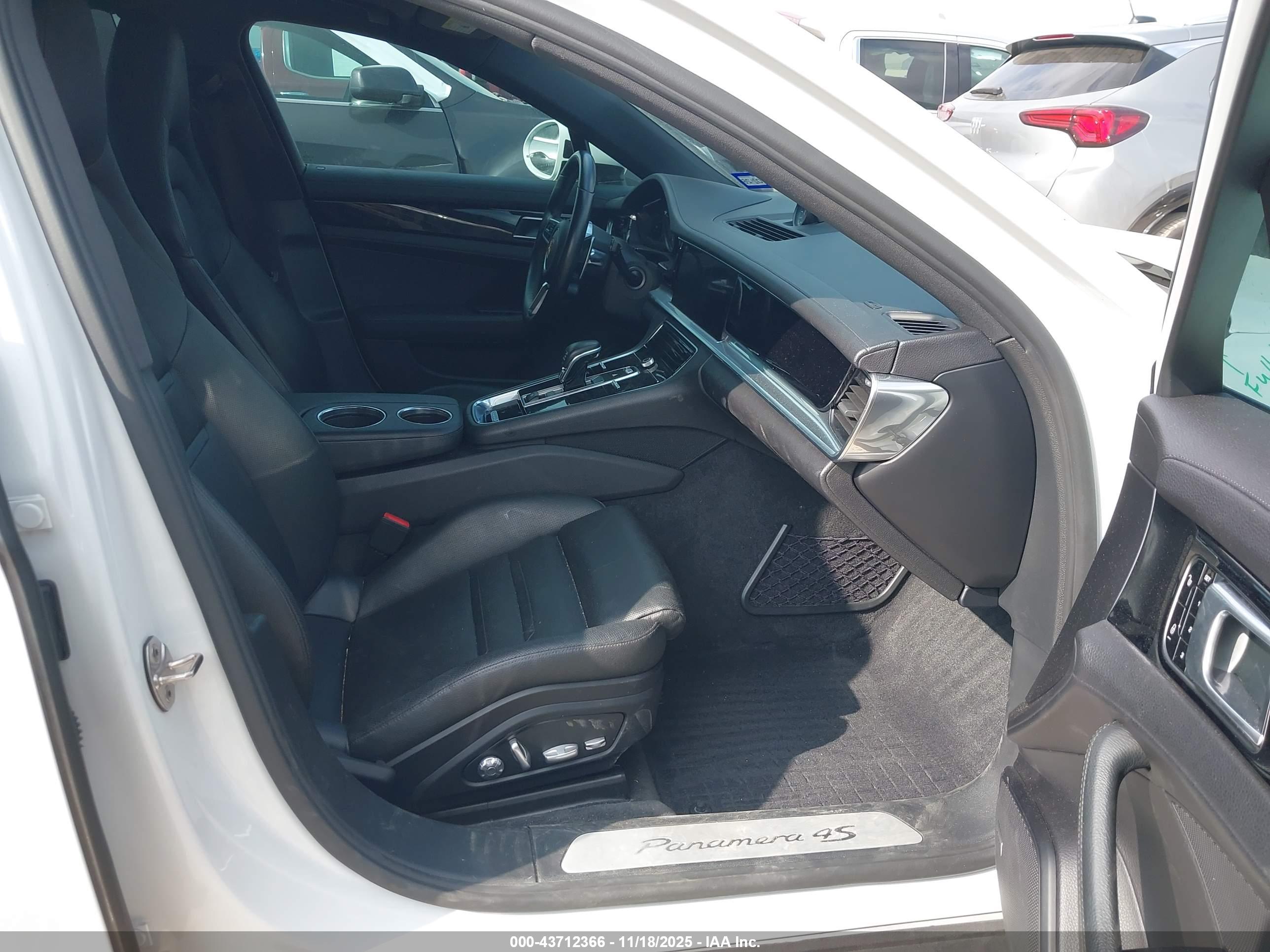 PORSCHE PANAMERA image 5