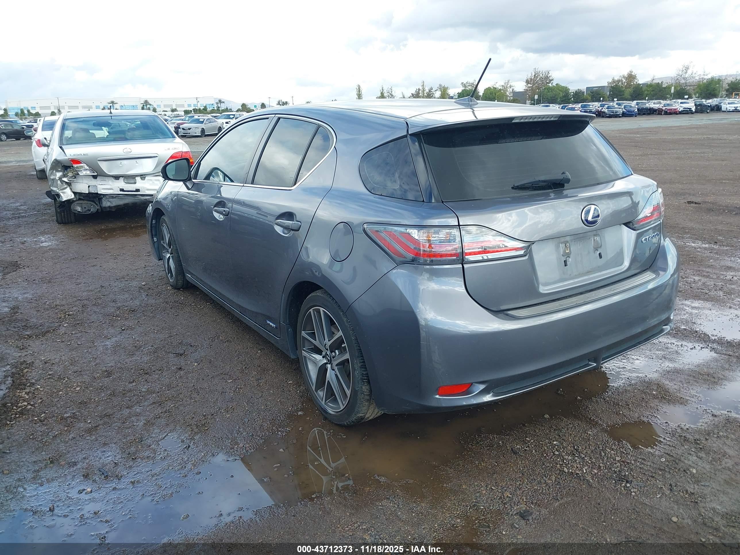 LEXUS CT image 3