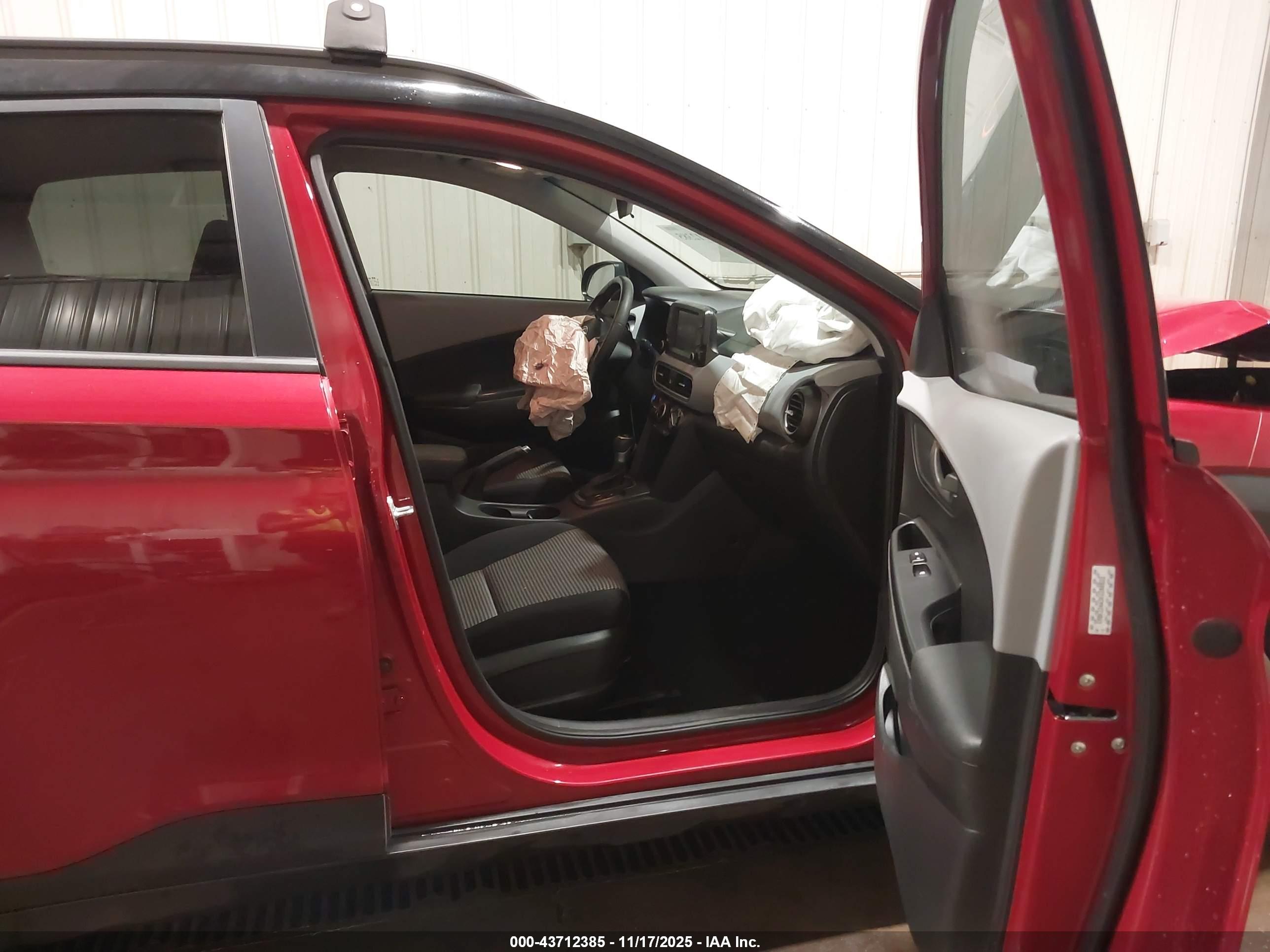 HYUNDAI KONA image 5