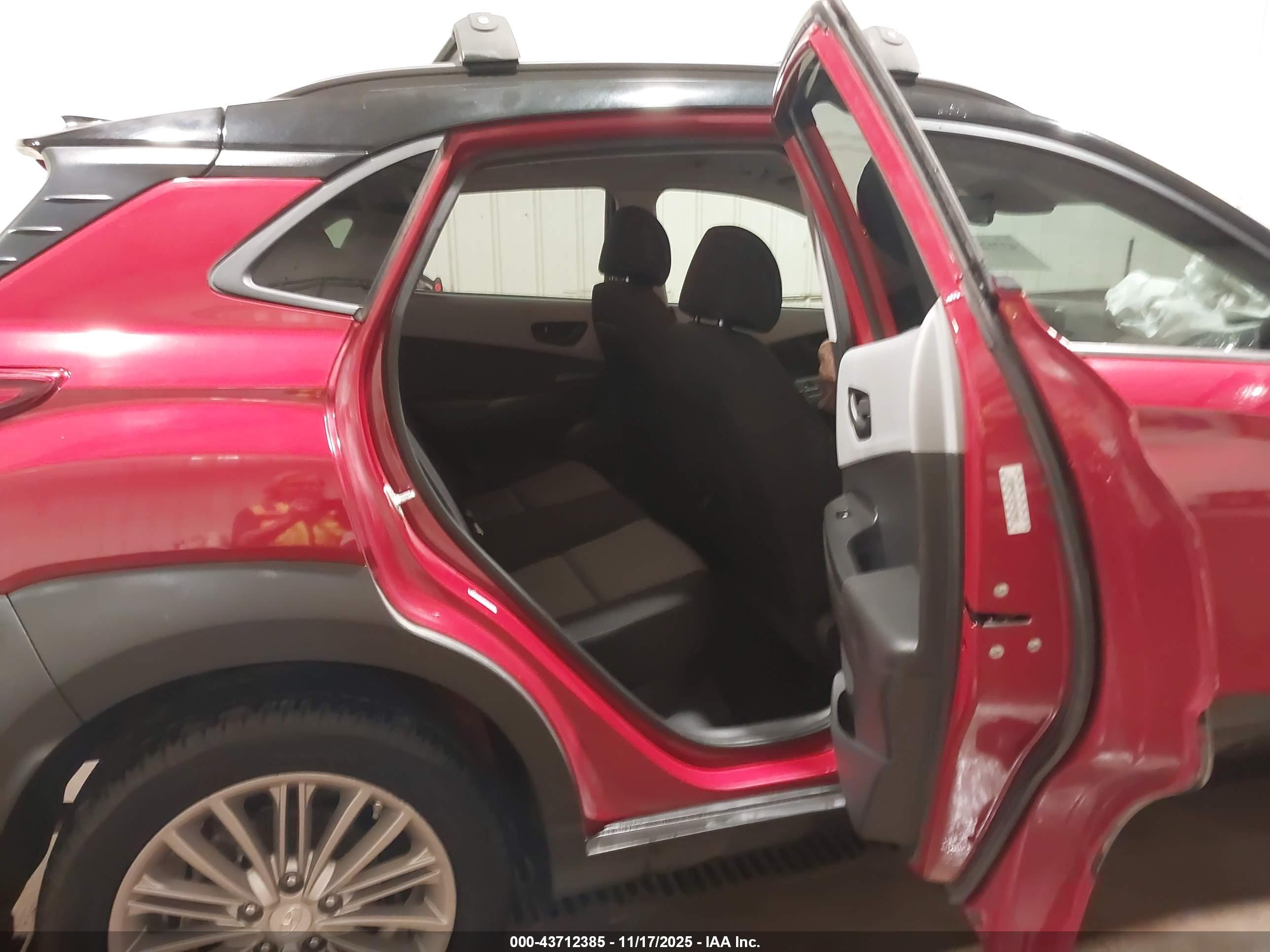 HYUNDAI KONA image 8
