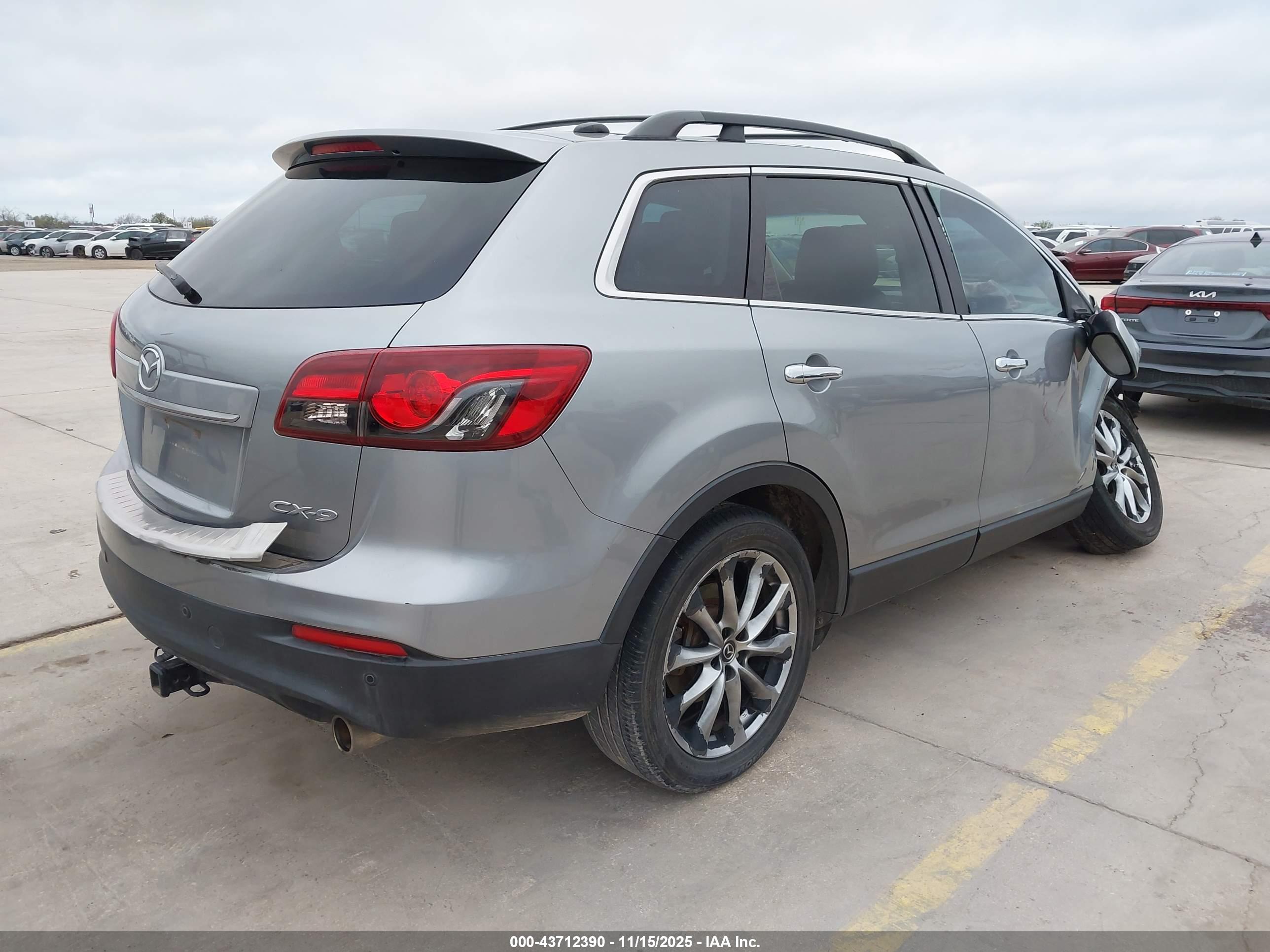 MAZDA CX-9 image 4