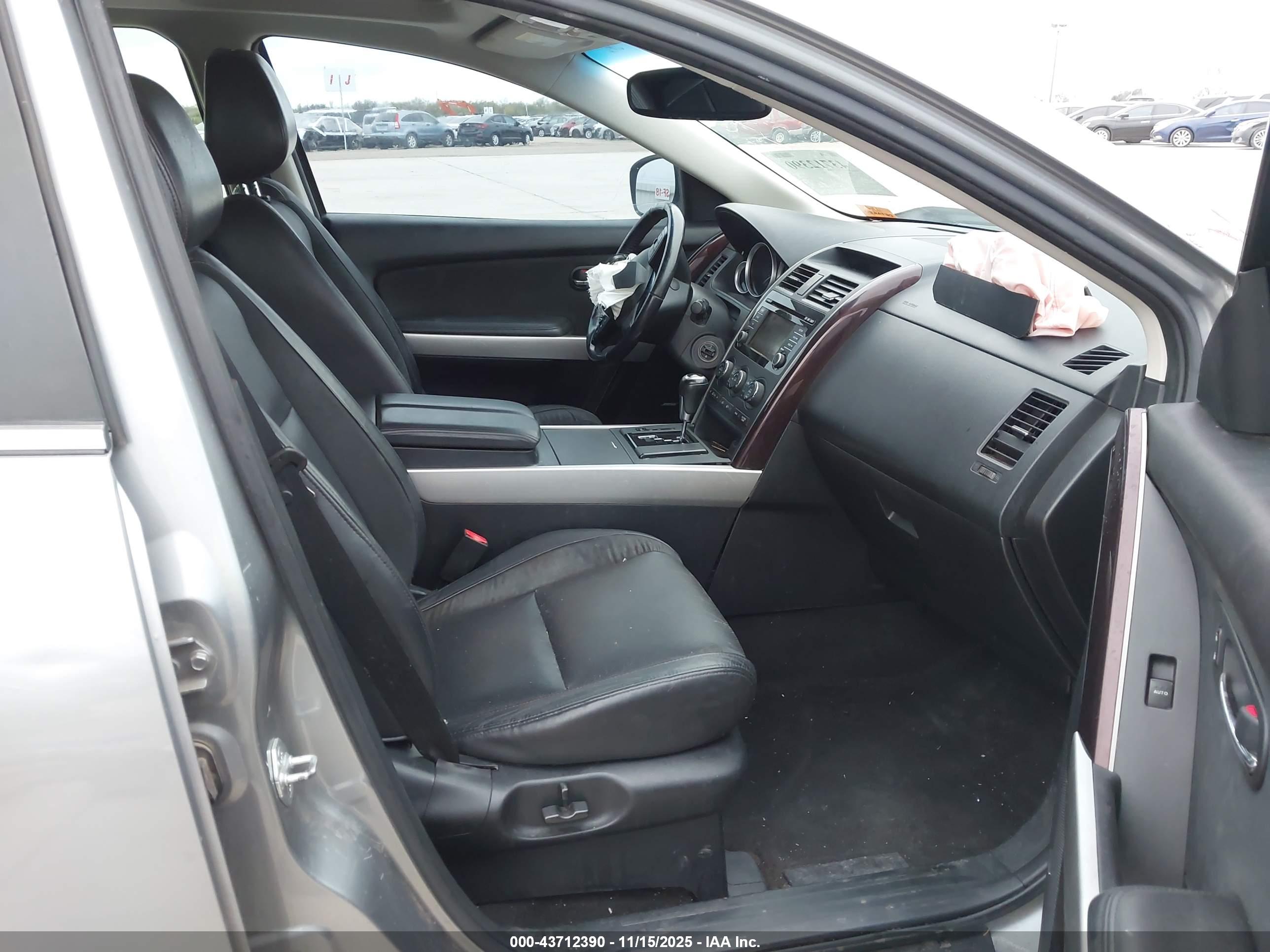 MAZDA CX-9 image 5