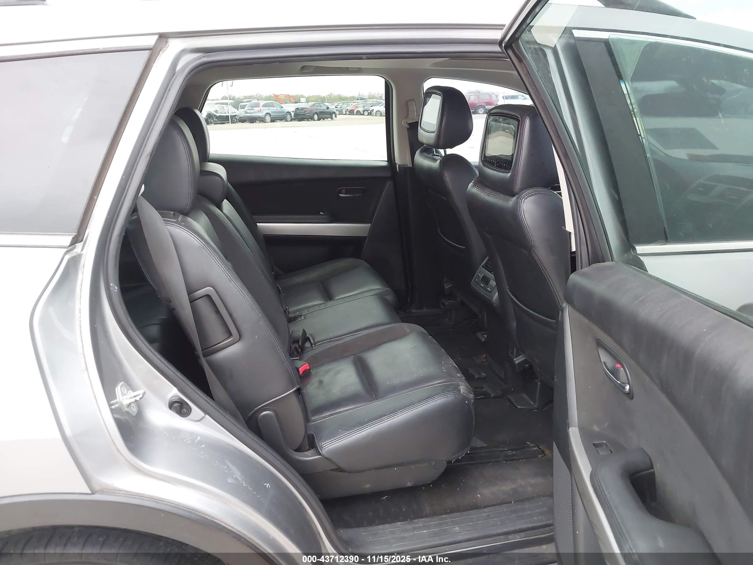 MAZDA CX-9 image 8