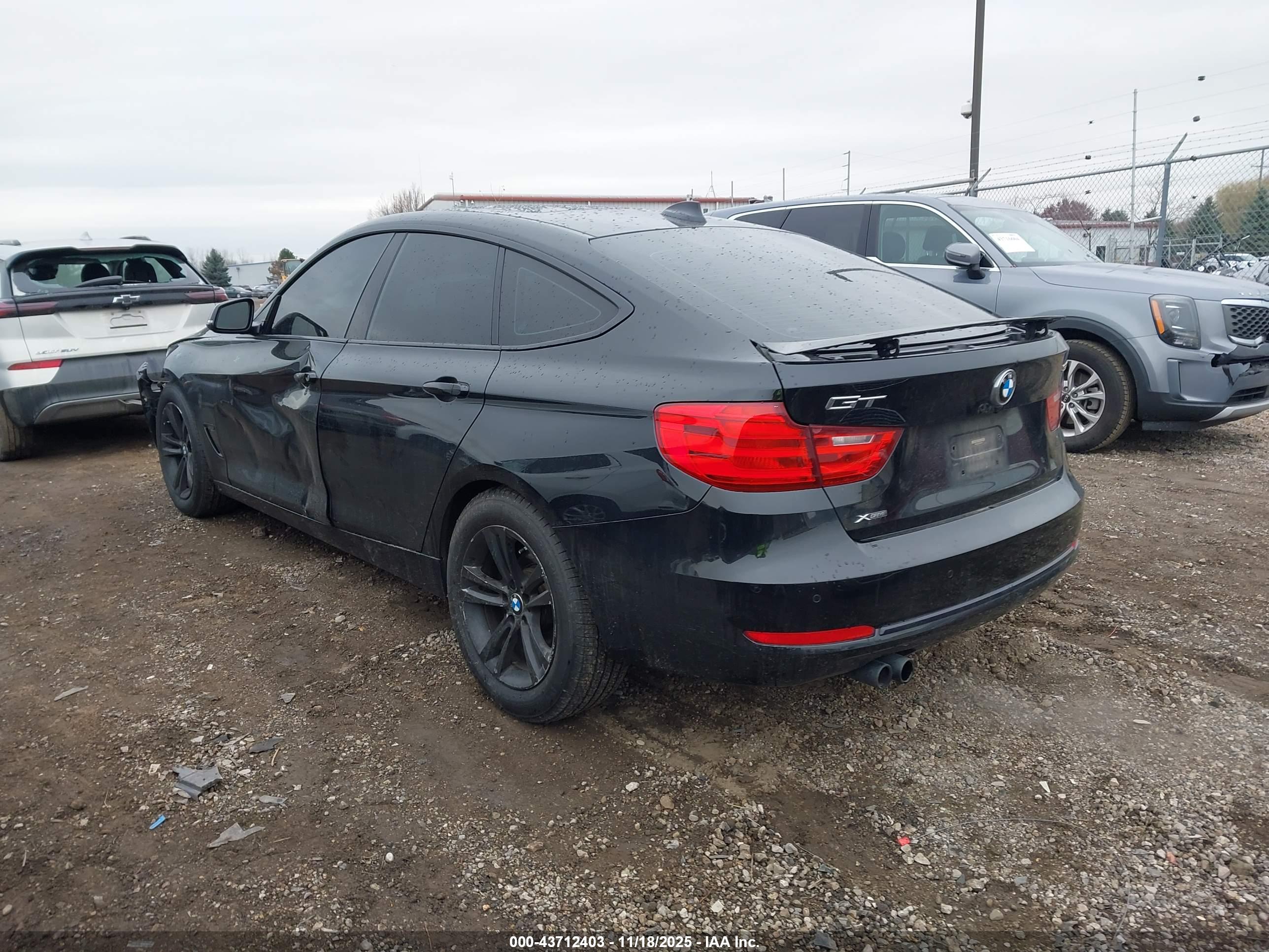 BMW 328I image 3