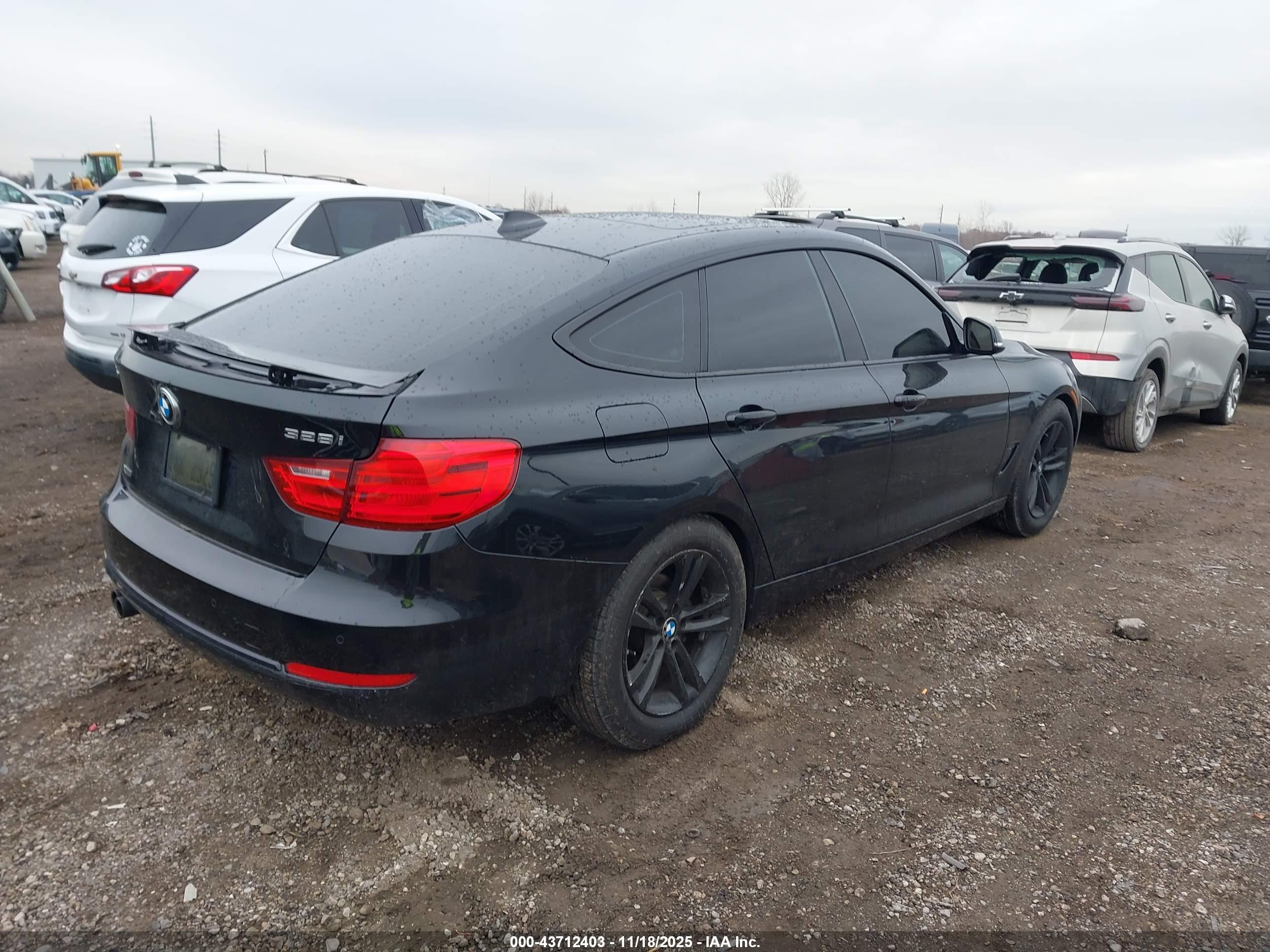 BMW 328I image 4
