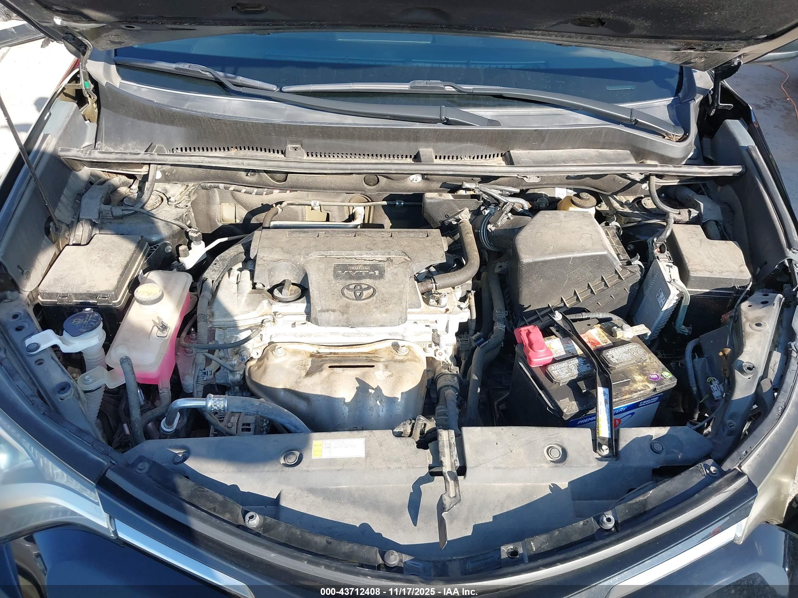 TOYOTA RAV4 image 10