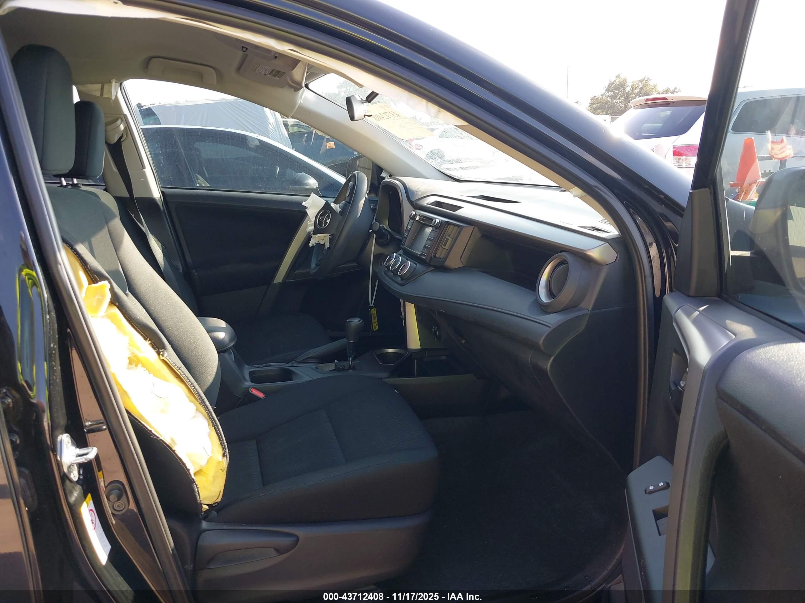TOYOTA RAV4 image 5