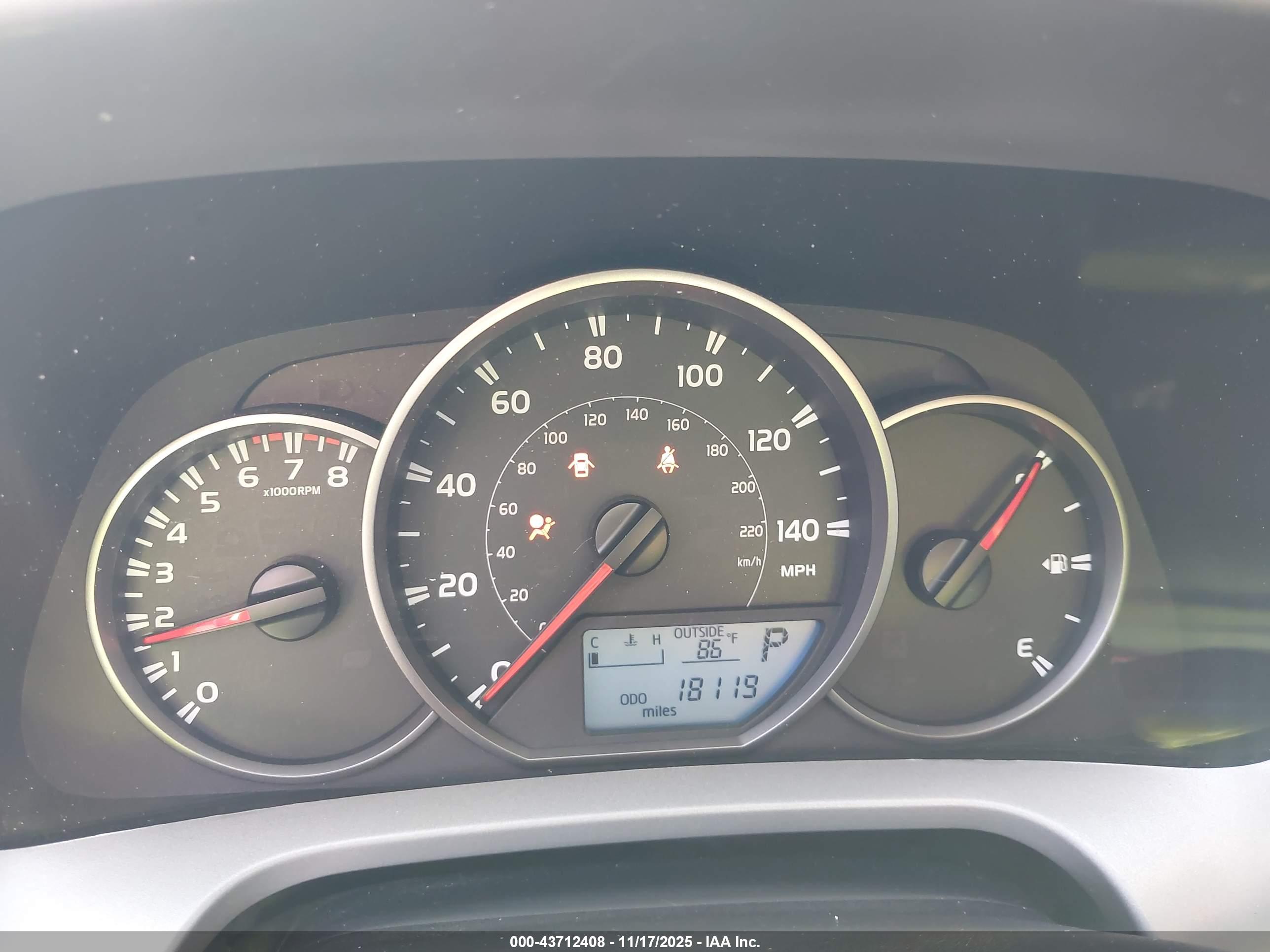 TOYOTA RAV4 image 7