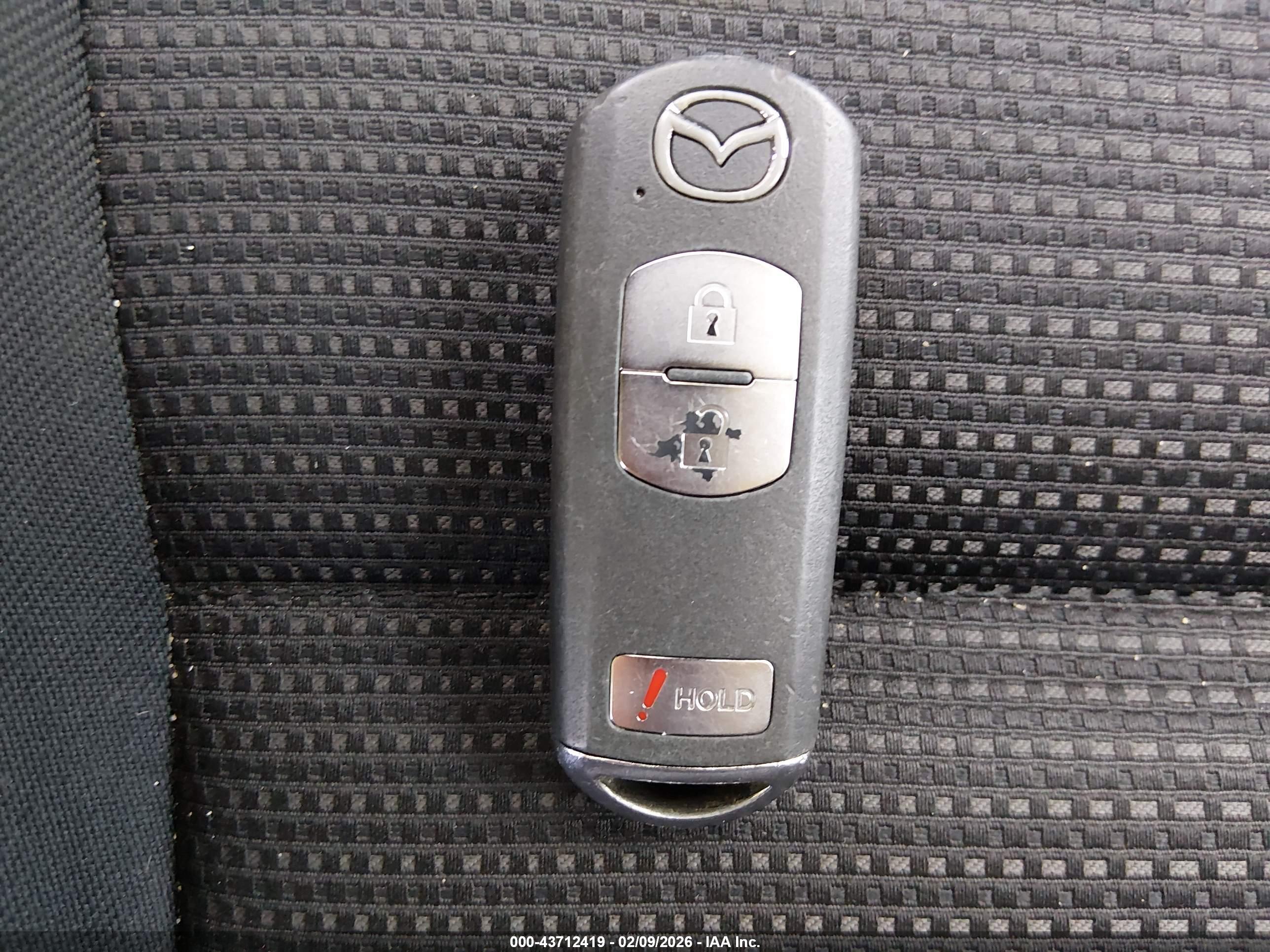 MAZDA MAZDA3 image 11