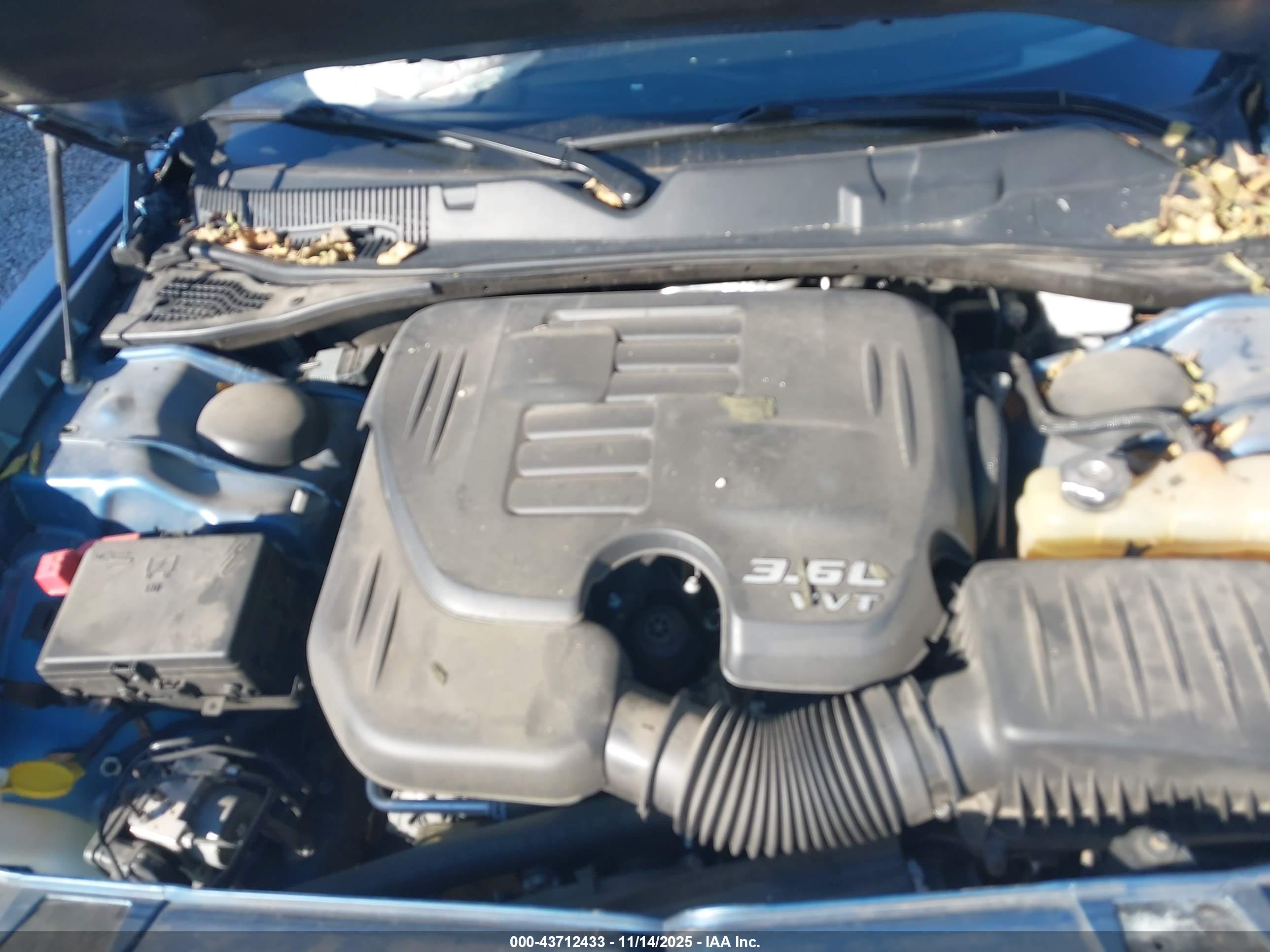 DODGE CHALLENGER image 10