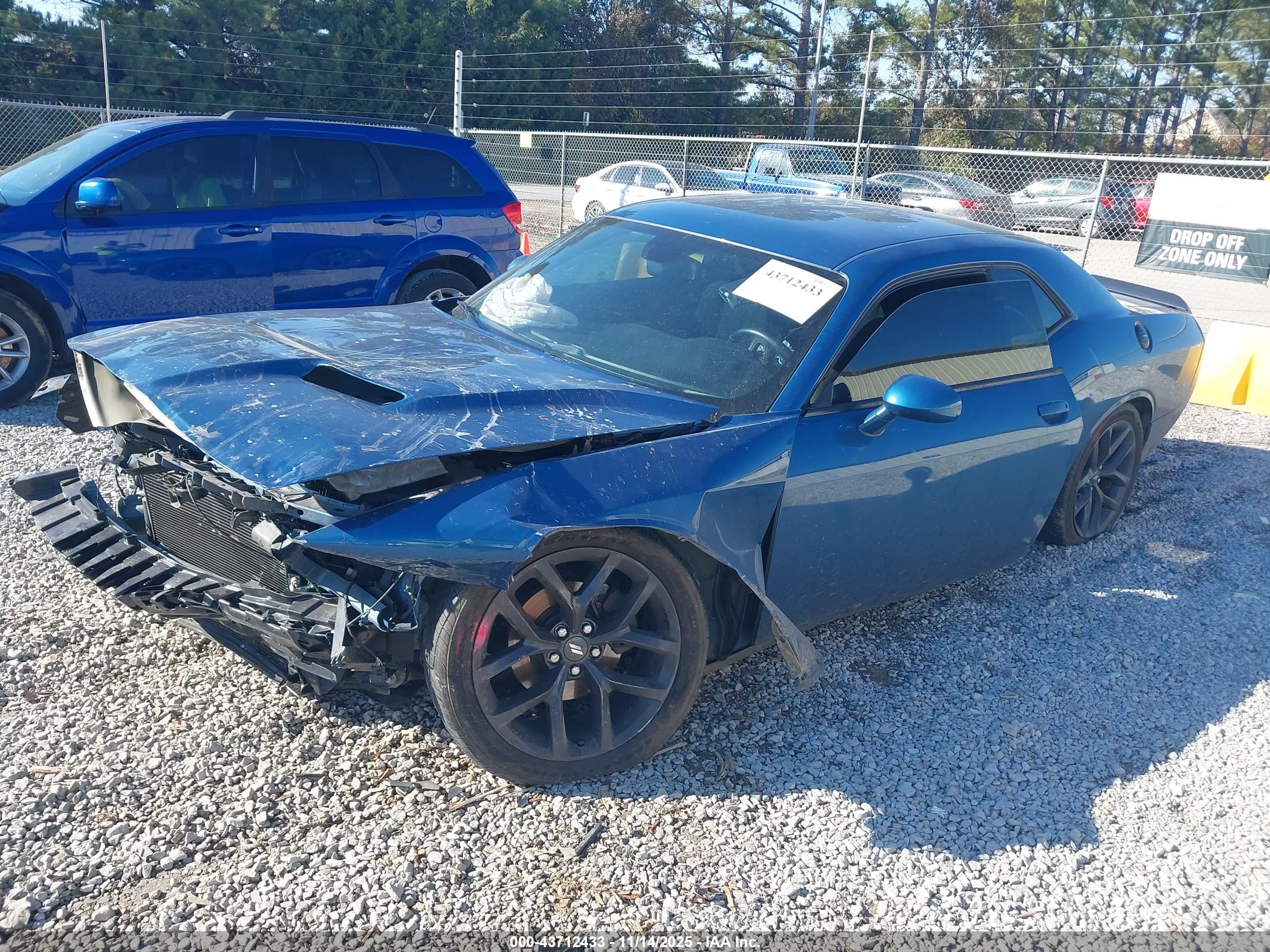 DODGE CHALLENGER image 2