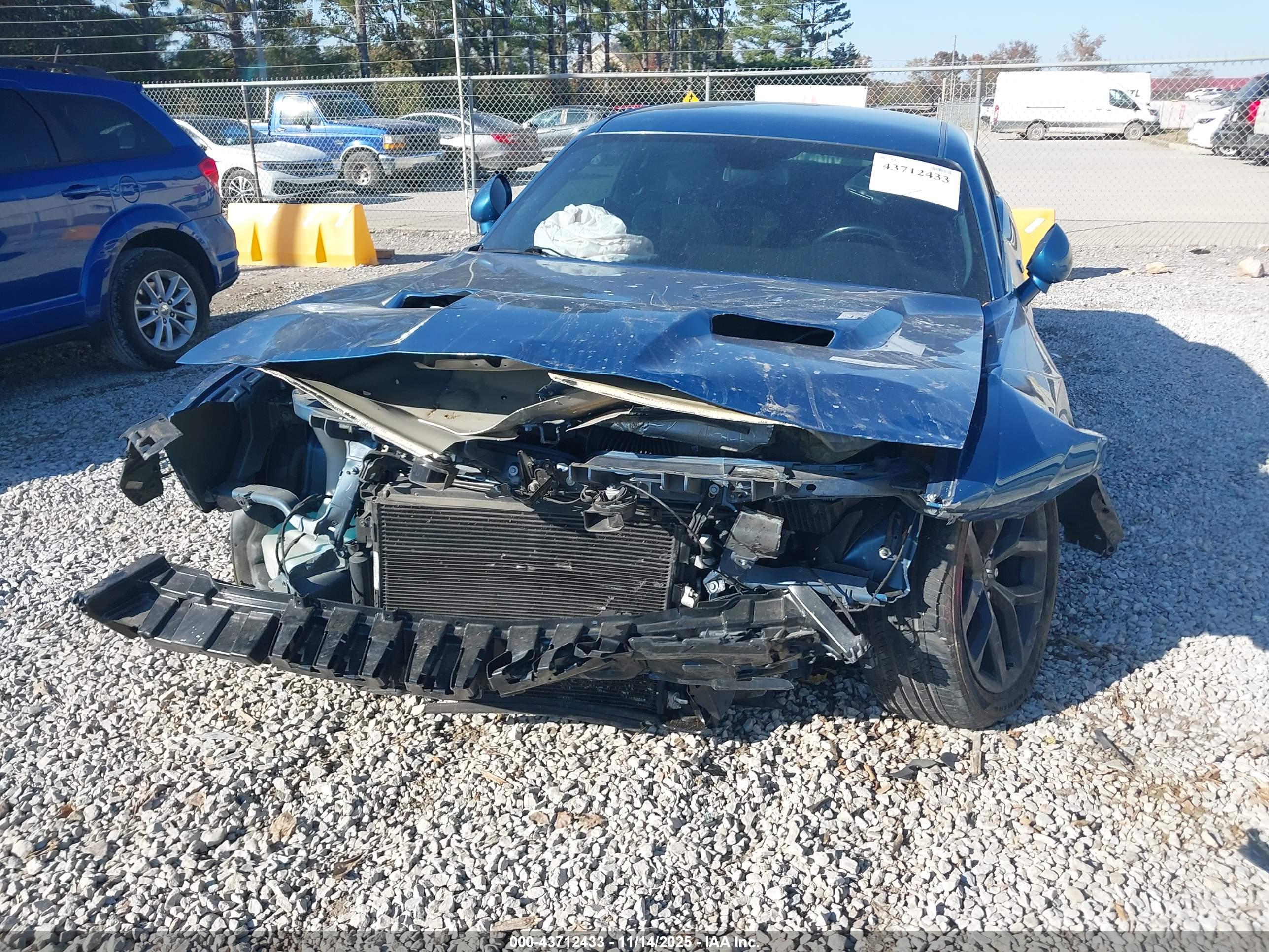DODGE CHALLENGER image 6
