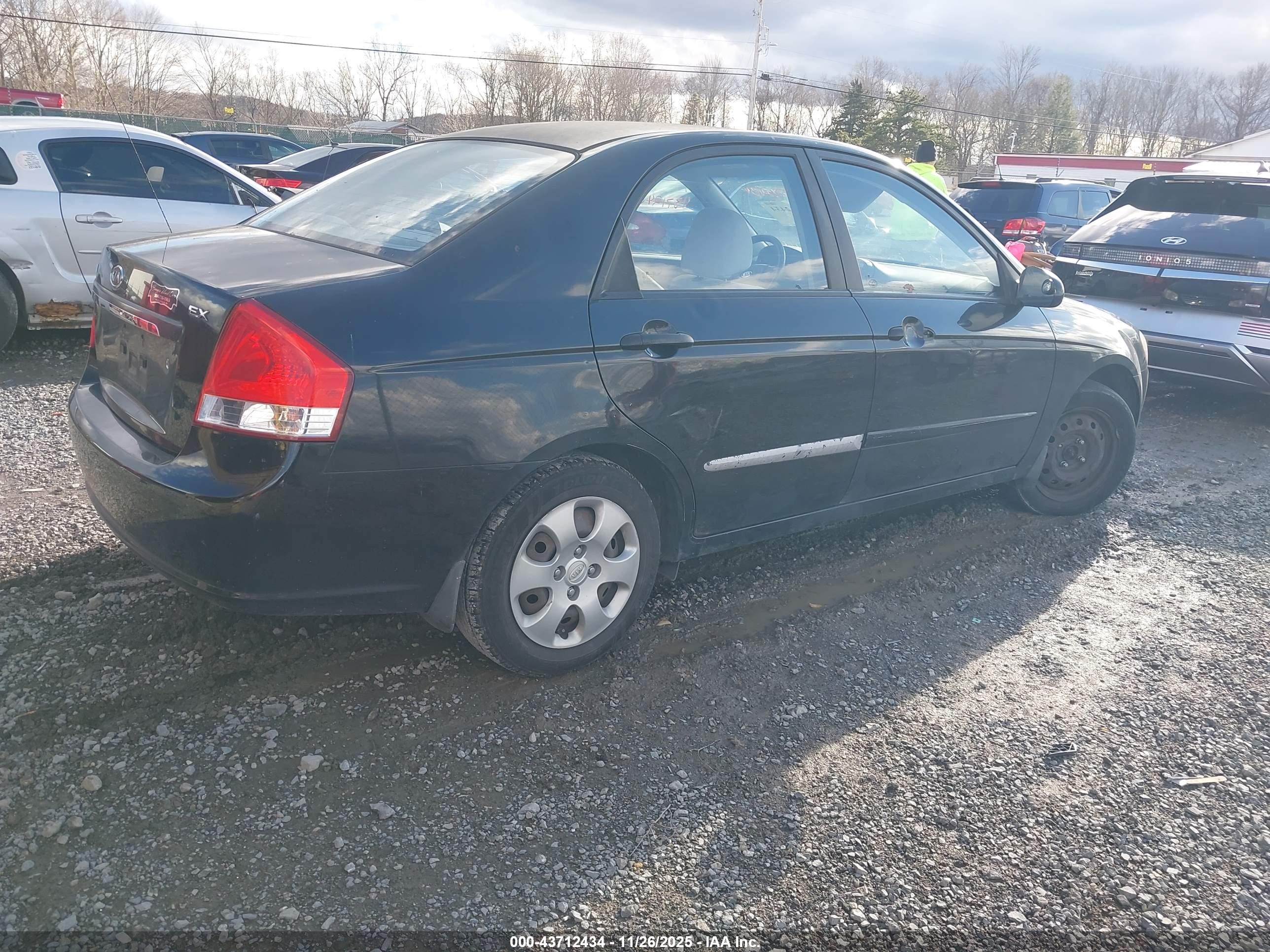 KIA SPECTRA image 4