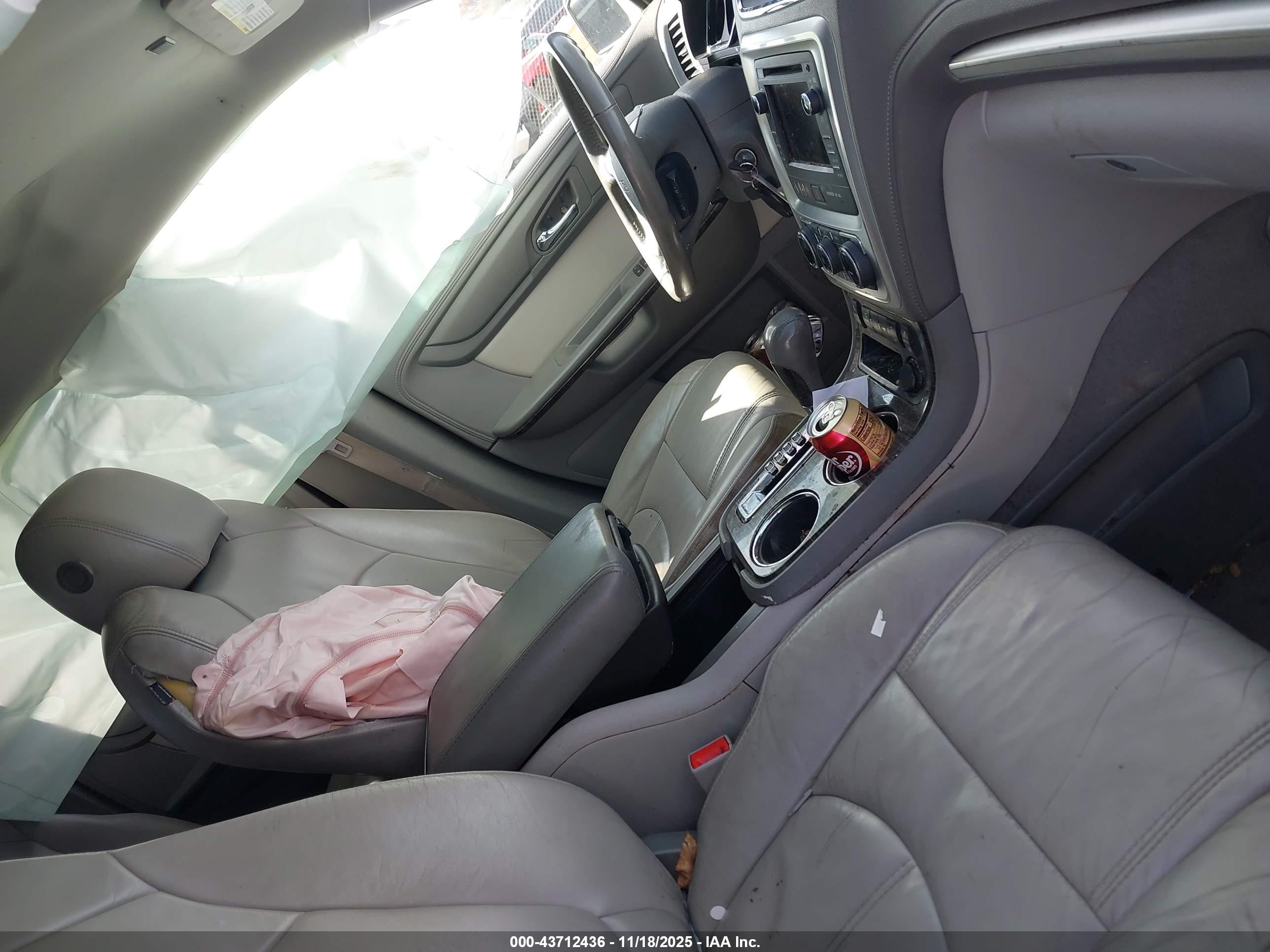 GMC ACADIA image 5