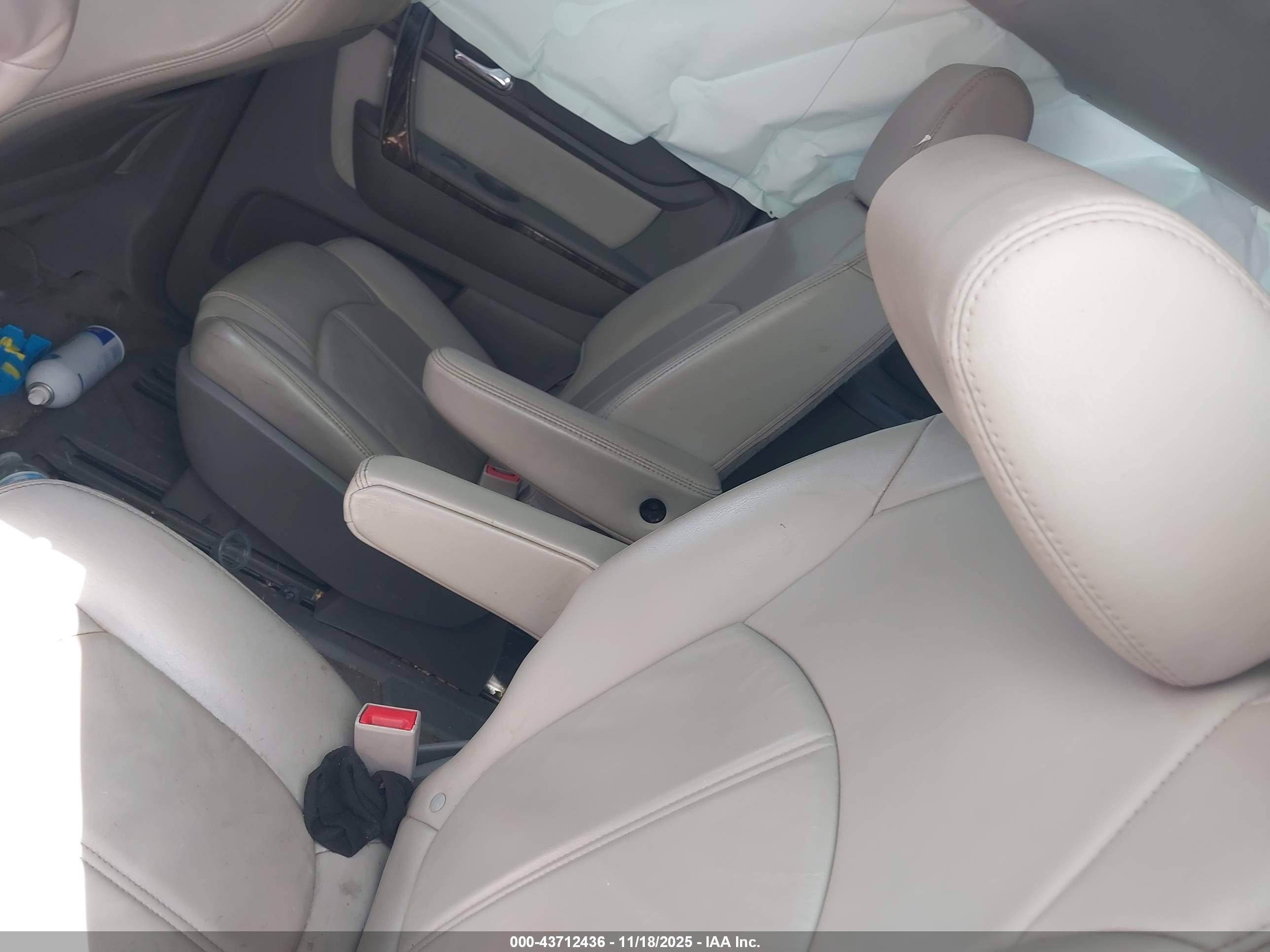 GMC ACADIA image 8