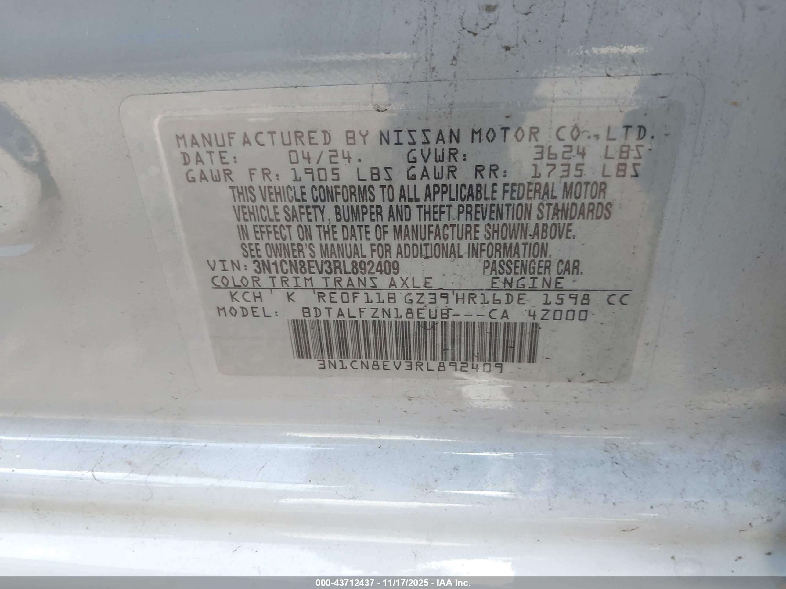 NISSAN VERSA image 9