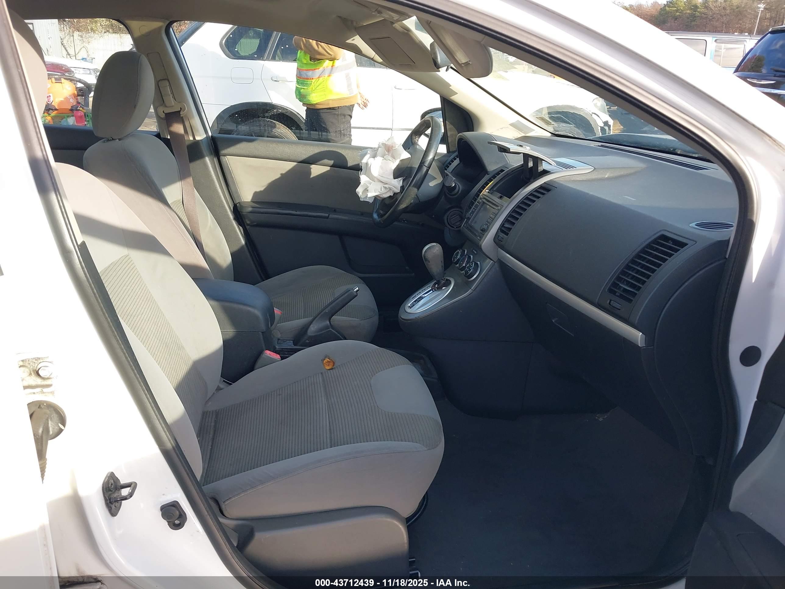 NISSAN SENTRA image 5