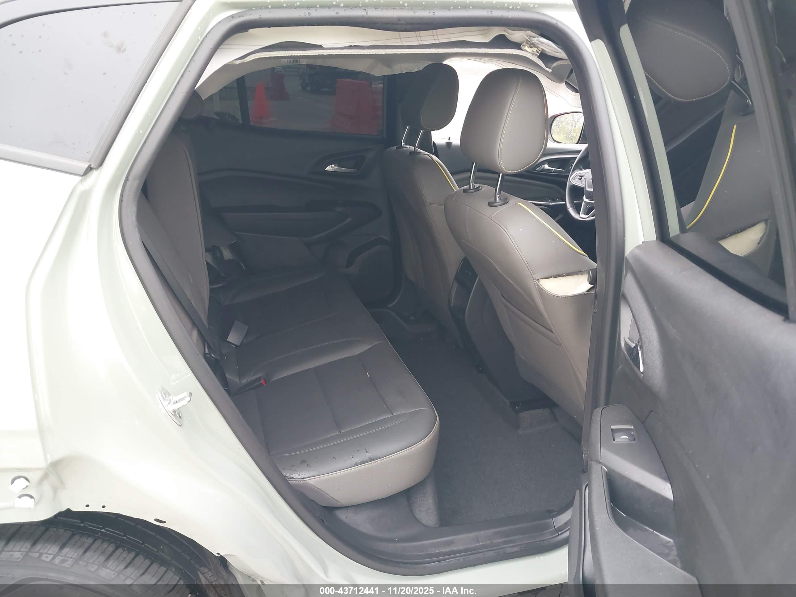 CHEVROLET TRAX image 8