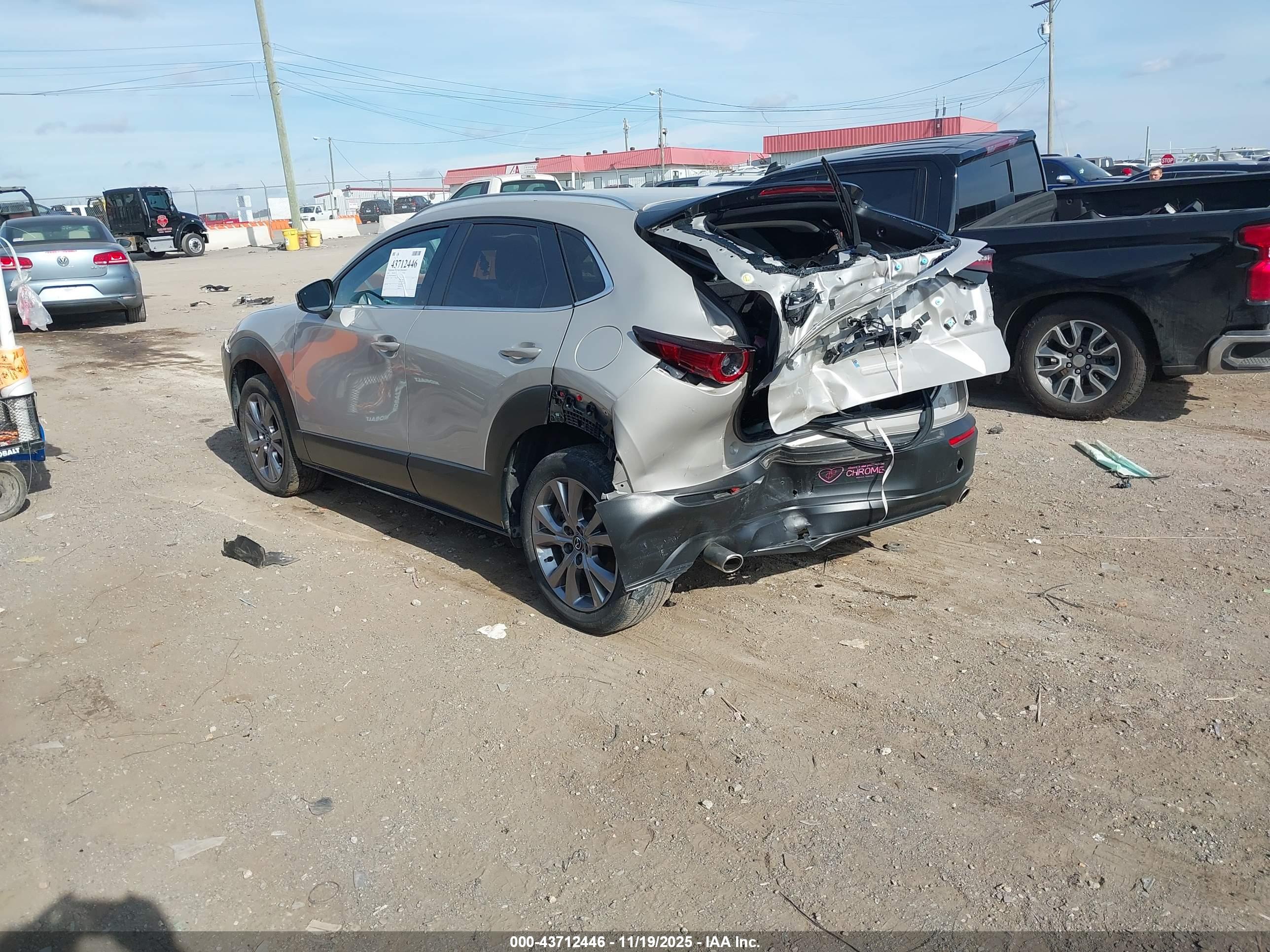 MAZDA CX-30 image 3
