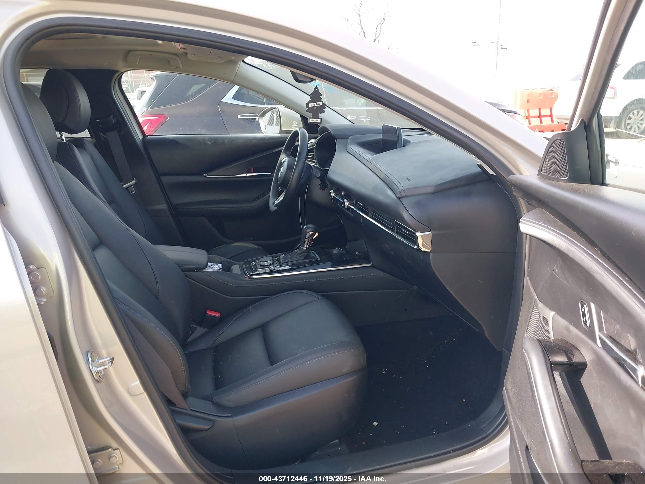 MAZDA CX-30 image 5
